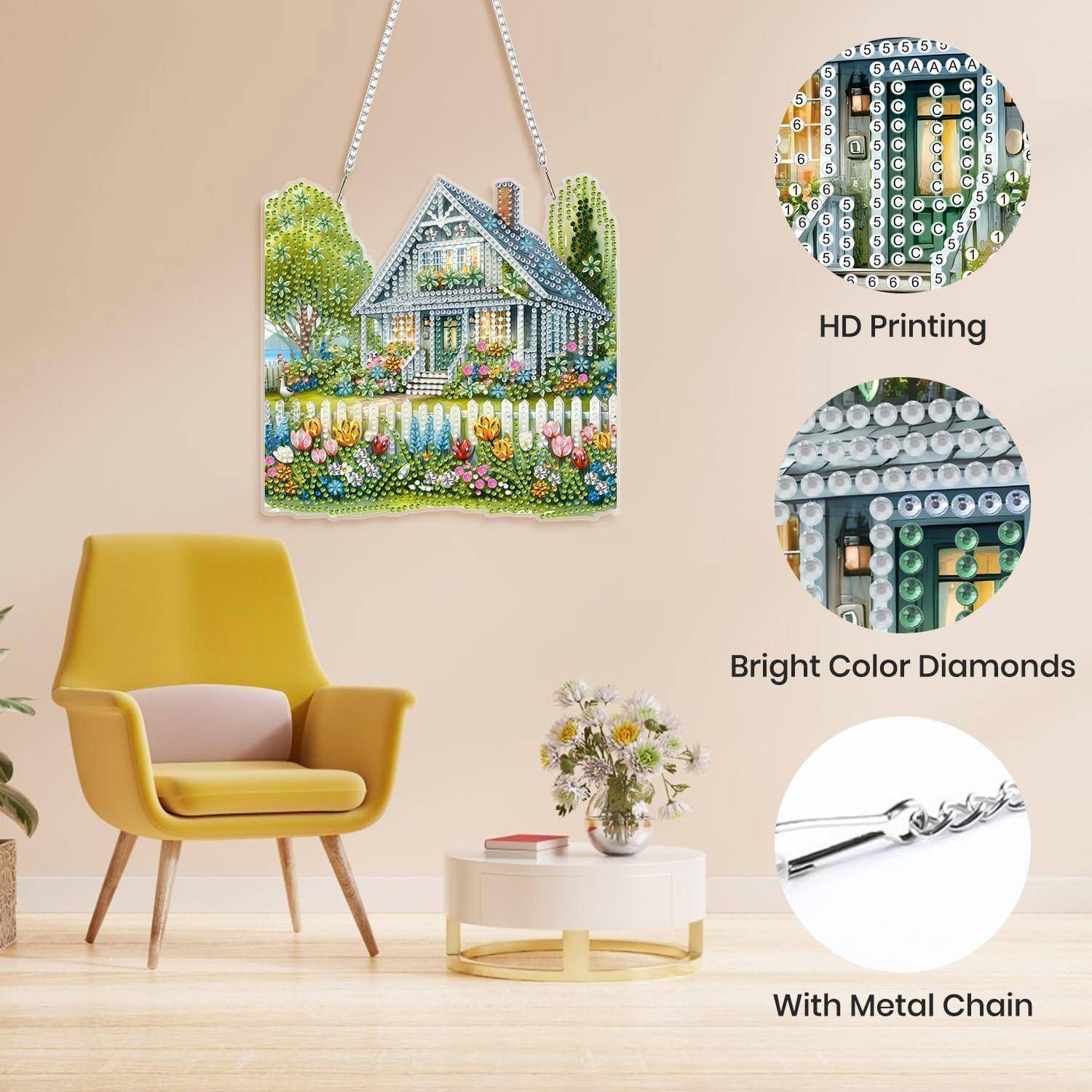 Diamantmalerei eines Hauses in einem Blumengarten, dargestellt als Wanddekoration mit Beschriftungen „HD-Druck", „Leuchtend farbige Diamanten"" und „Mit Metallkette"".