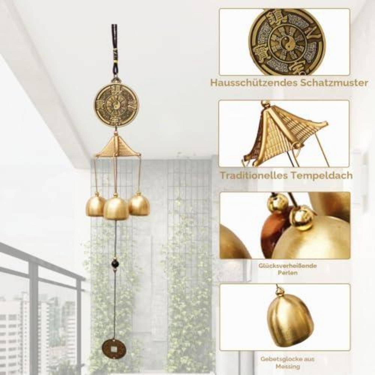 Goldenes Feng-Shui-Hängeschmuck mit Tempeldach, Schutzmünze-Emblem, Glocken und Perlenperlen; eingefügte Nahaufnahmen beschriften seine symbolischen Teile.