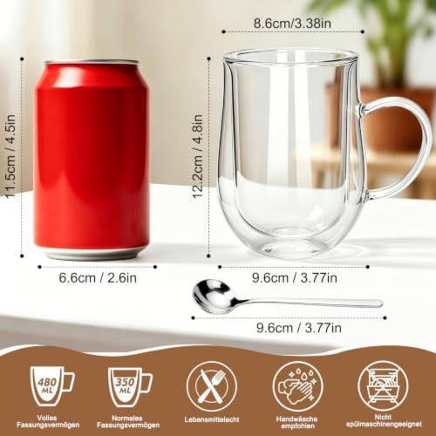 Produktgrößenvergleich mit einer roten Dose, einem durchsichtigen doppelwandigen Becher und einem Löffel mit beschrifteten Abmessungen in cm und Zoll; Symbole weisen auf 480 ml/350 ml hin, lebensmittelecht, nur von Hand zu waschen, nicht spülmaschinenfest.