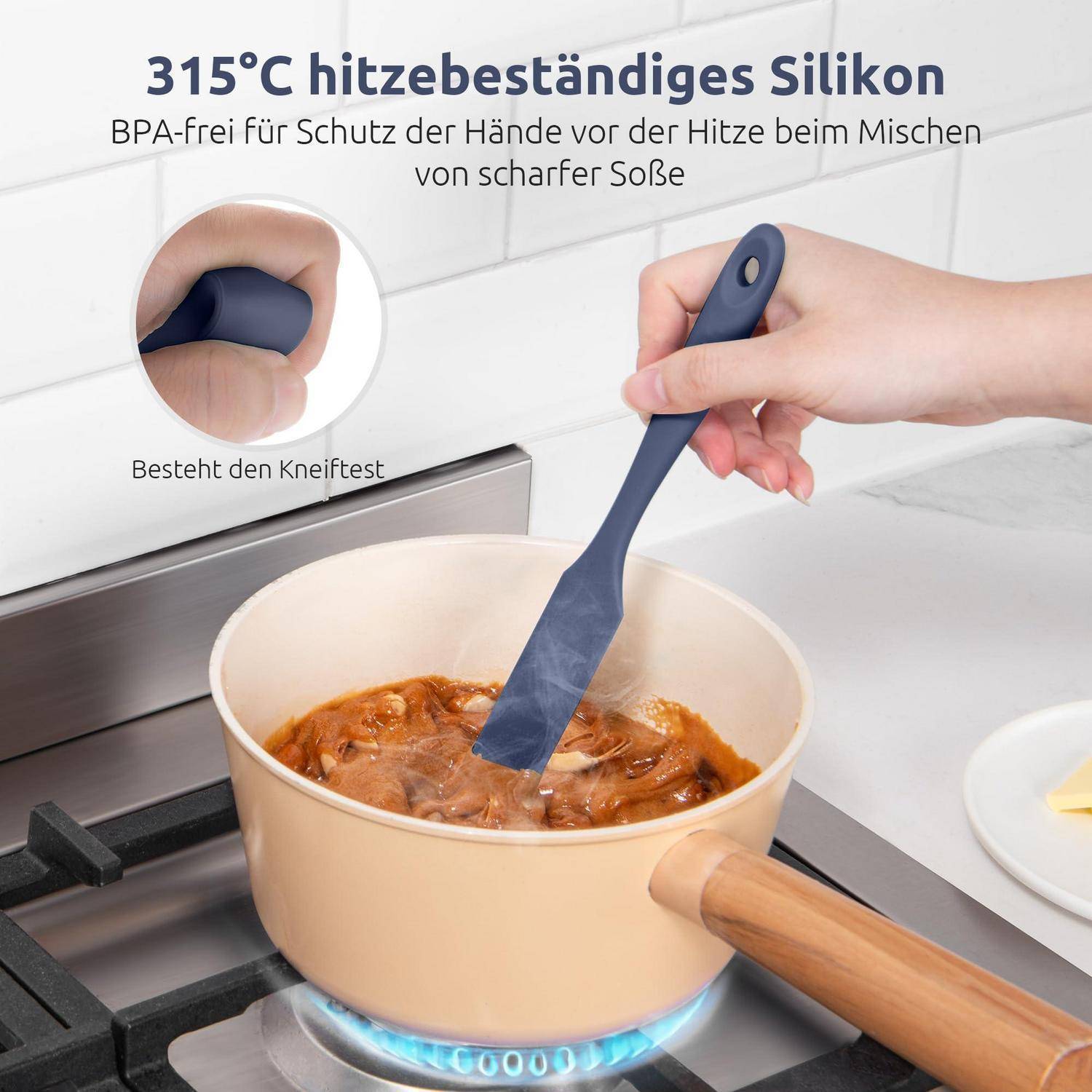 Silikon-Kochlöffel rührt Sauce in einem Topf auf einem Herd; der Text besagt, dass er hitzebeständig bis 315°C ist, BPA-frei und knetfest ist.