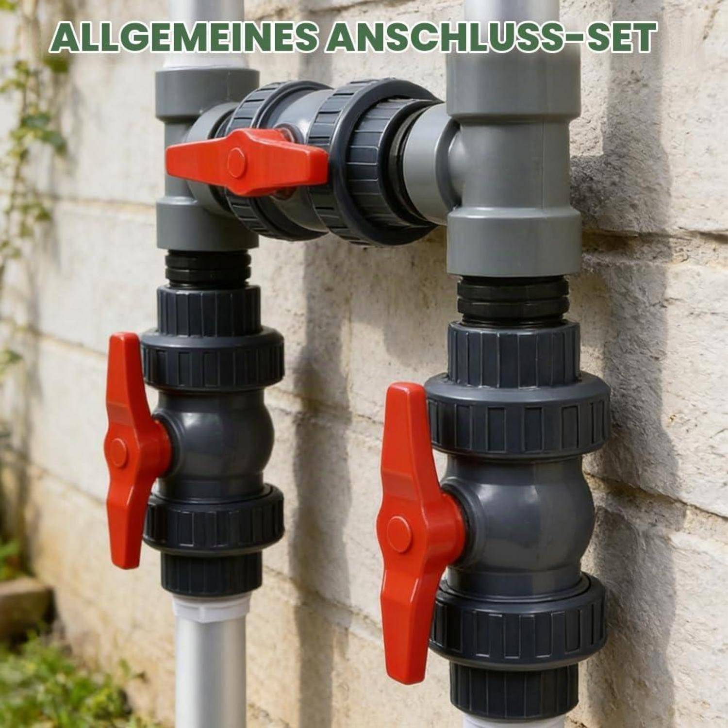 Dreiteiliges Schlauchanschluss-Set an der Wand montiert, mit roten Absperrhebeln und dem Text „ALLGEMEINES ANSCHLUSS-SET