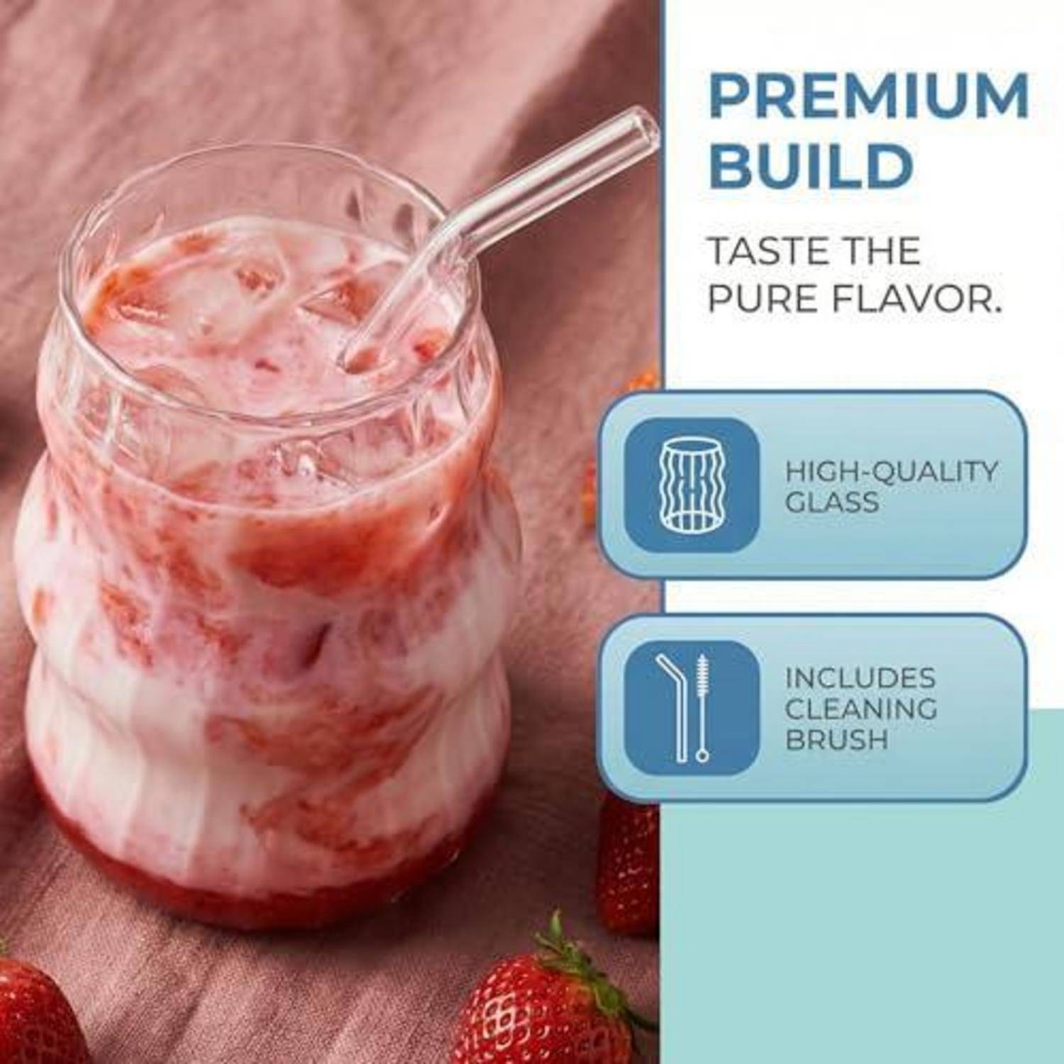 Anzeige für einen Premium-Glasbecher mit Strohhalm, der ein Erdbeer-Eiskaltgetränk zeigt und Text mit: 'Premium-Verarbeitung,' 'Reinen Geschmack genießen,' 'Hochwertiges Glas,' und 'Inklusive Reinigungsbürste.
