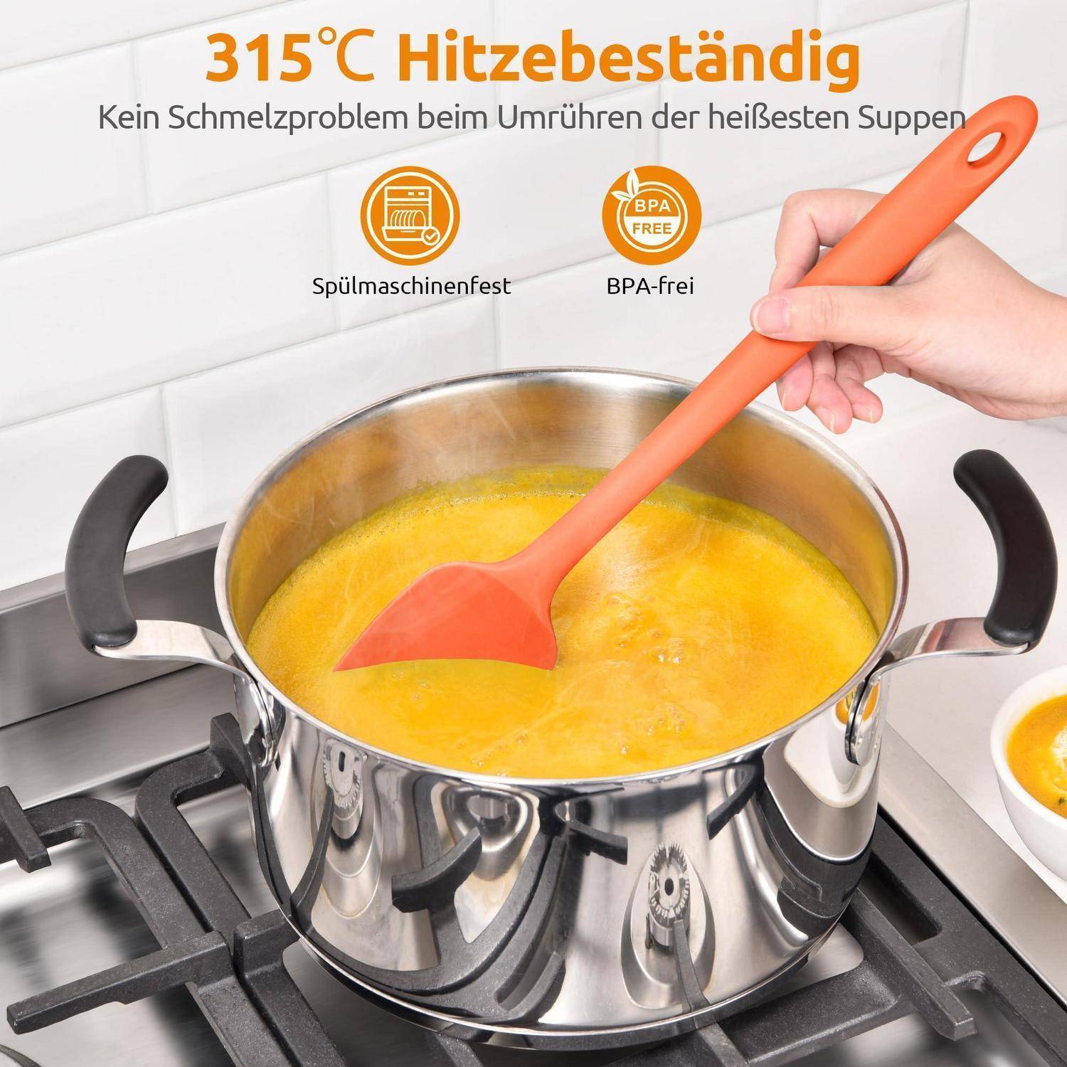 Orangener Silikonspatel rührt heiße Suppe in einem Topf auf einem Herd um, mit deutschem Text, der Hitzebeständigkeit von 315°C, Spülmaschinenfestigkeit und BPA-Freiheit hervorhebt.