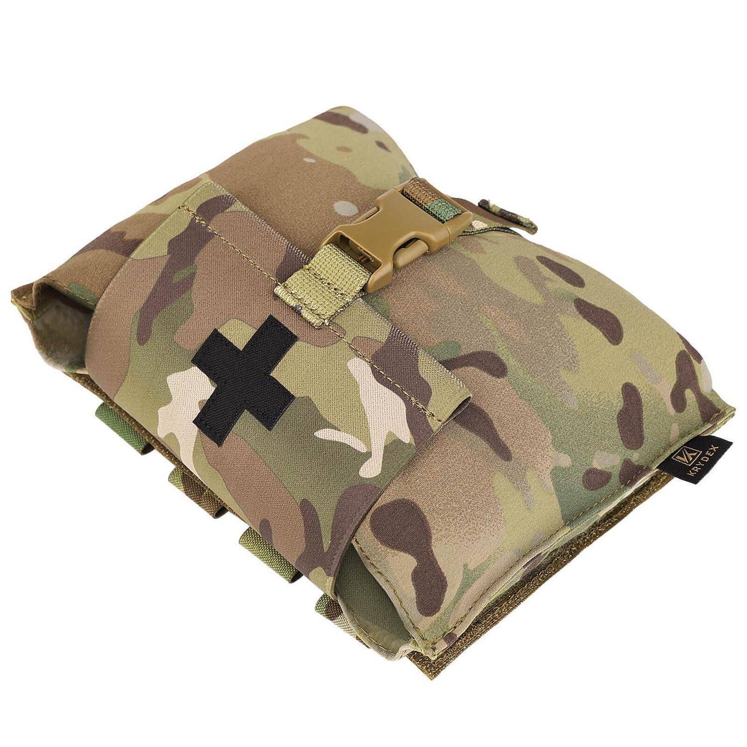 Tarnmedizinische Tasche mit schwarzem Kreuz und Schnallenverschluss, gefaltet auf weißem Hintergrund gezeigt.