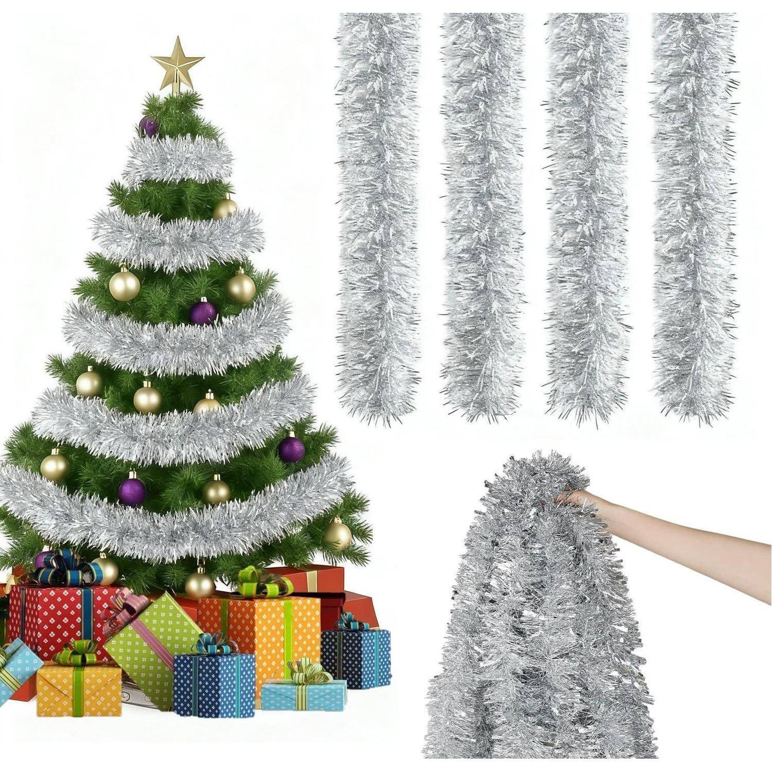 Geschmückter Weihnachtsbaum mit Stern, Schmuck und Geschenken; vier silberne Lamettagirlanden oben gezeigt und eine Hand, die unten eine drapierte Lamettastrang hält.