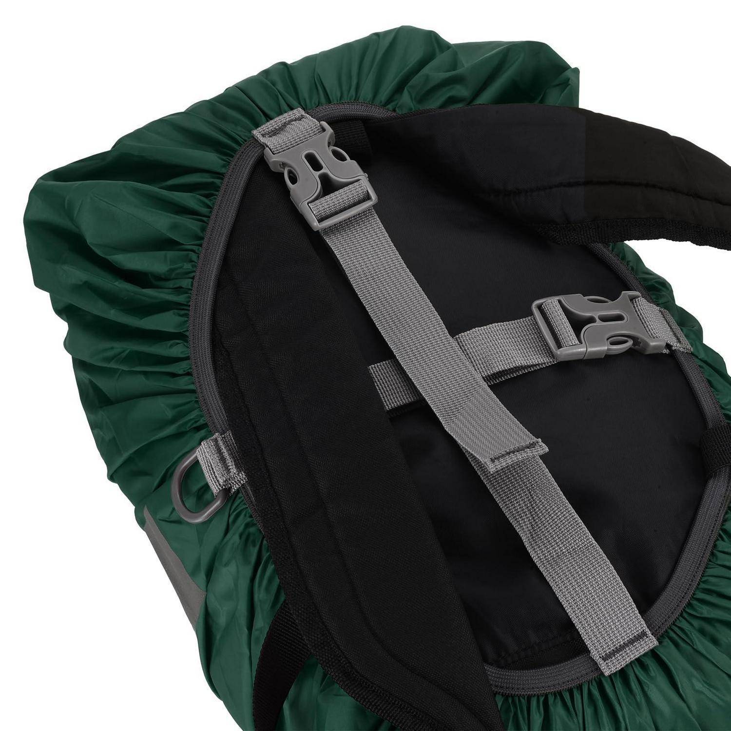 Nahaufnahme eines grünen Rucksacks mit Kordelzug, schwarzem Rückenpanel und grauen verstellbaren Riemen auf weißem Hintergrund.