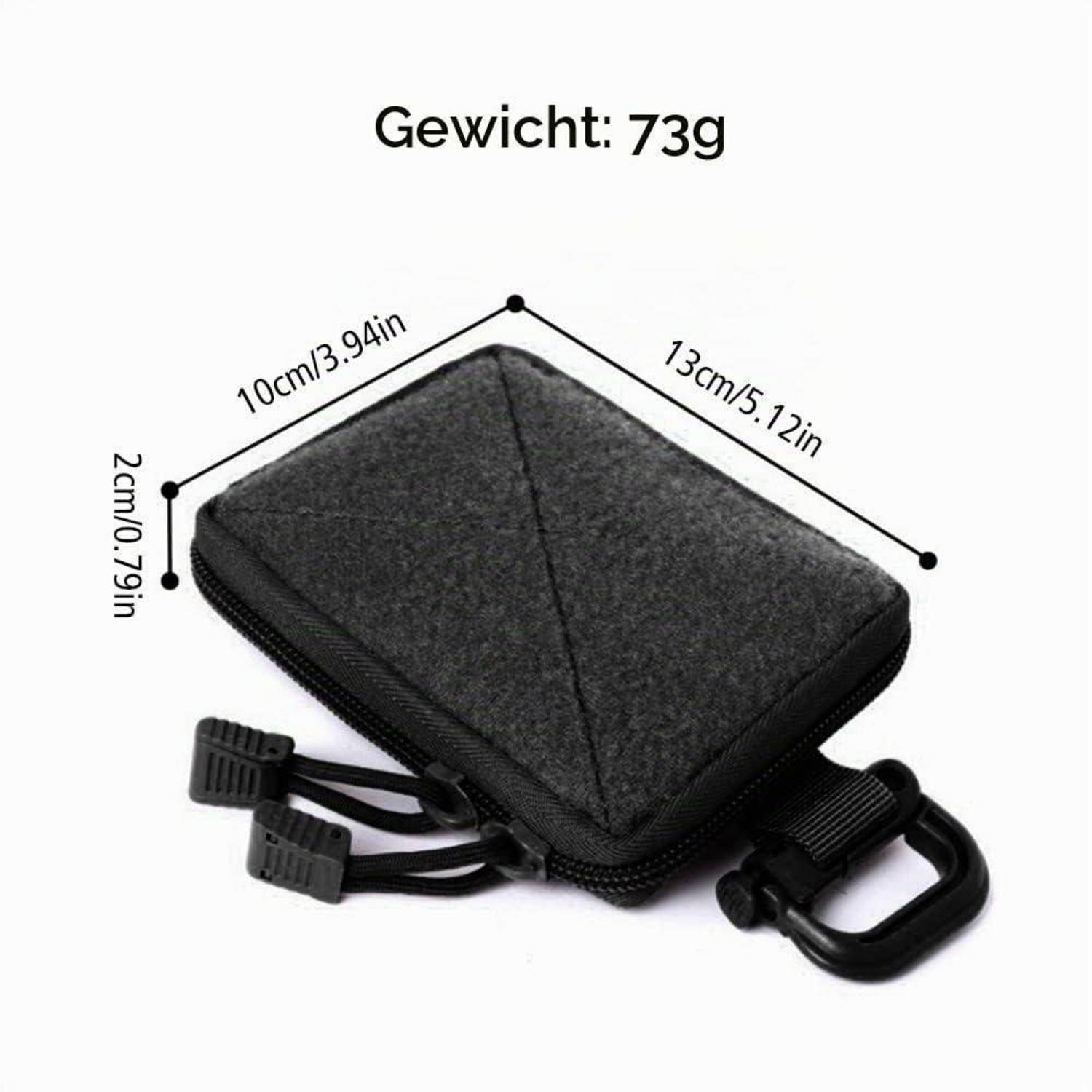 Schwarze Reißverschlusstasche mit Karabinerhaken, mit der Beschriftung „Gewicht: 73g"; Abmessungen angegeben als 13 cm × 10 cm × 2 cm.