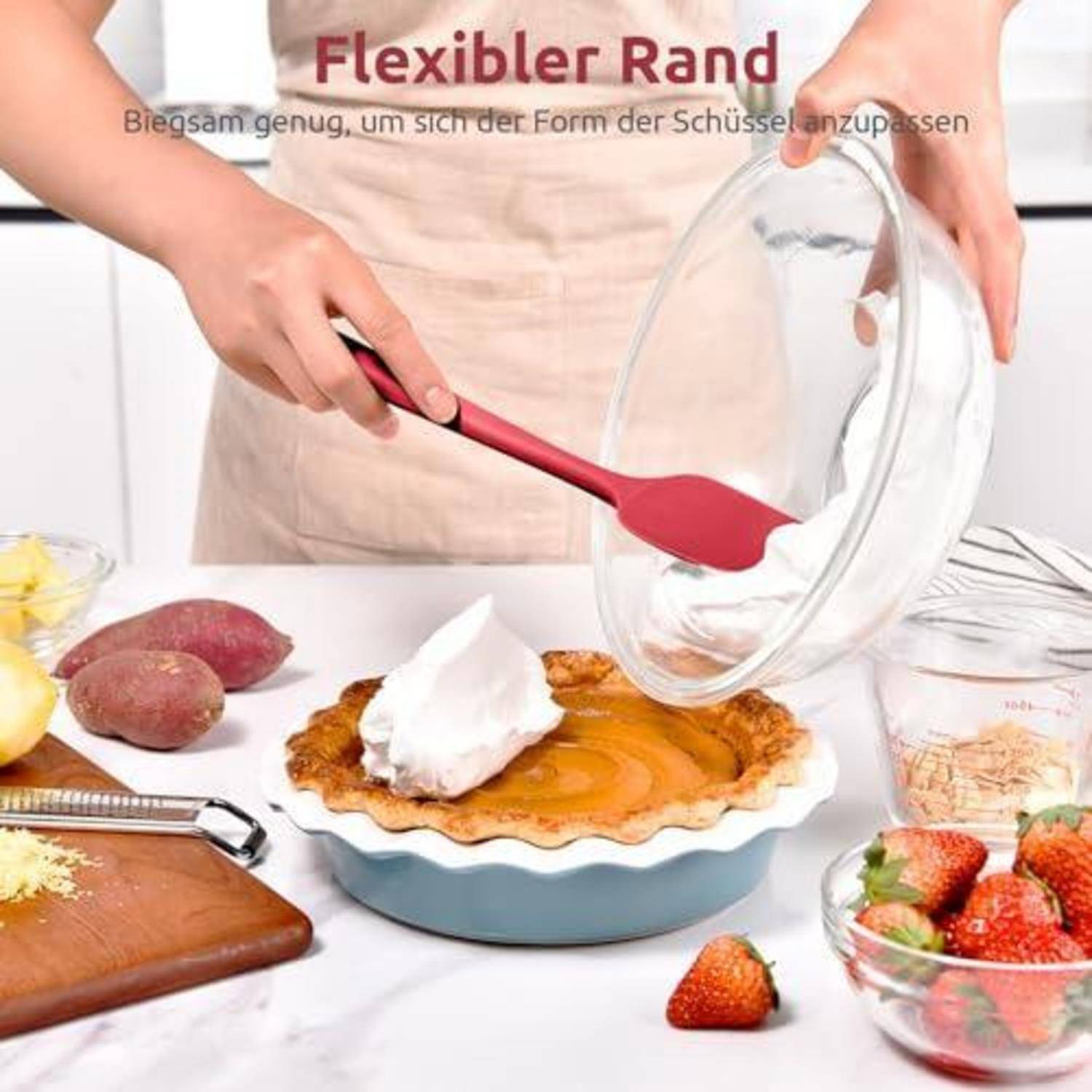 Eine Person verwendet einen flexiblen roten Spatel, um Belag in eine Tortenform zu verteilen; der Text besagt „Flexibler Rand