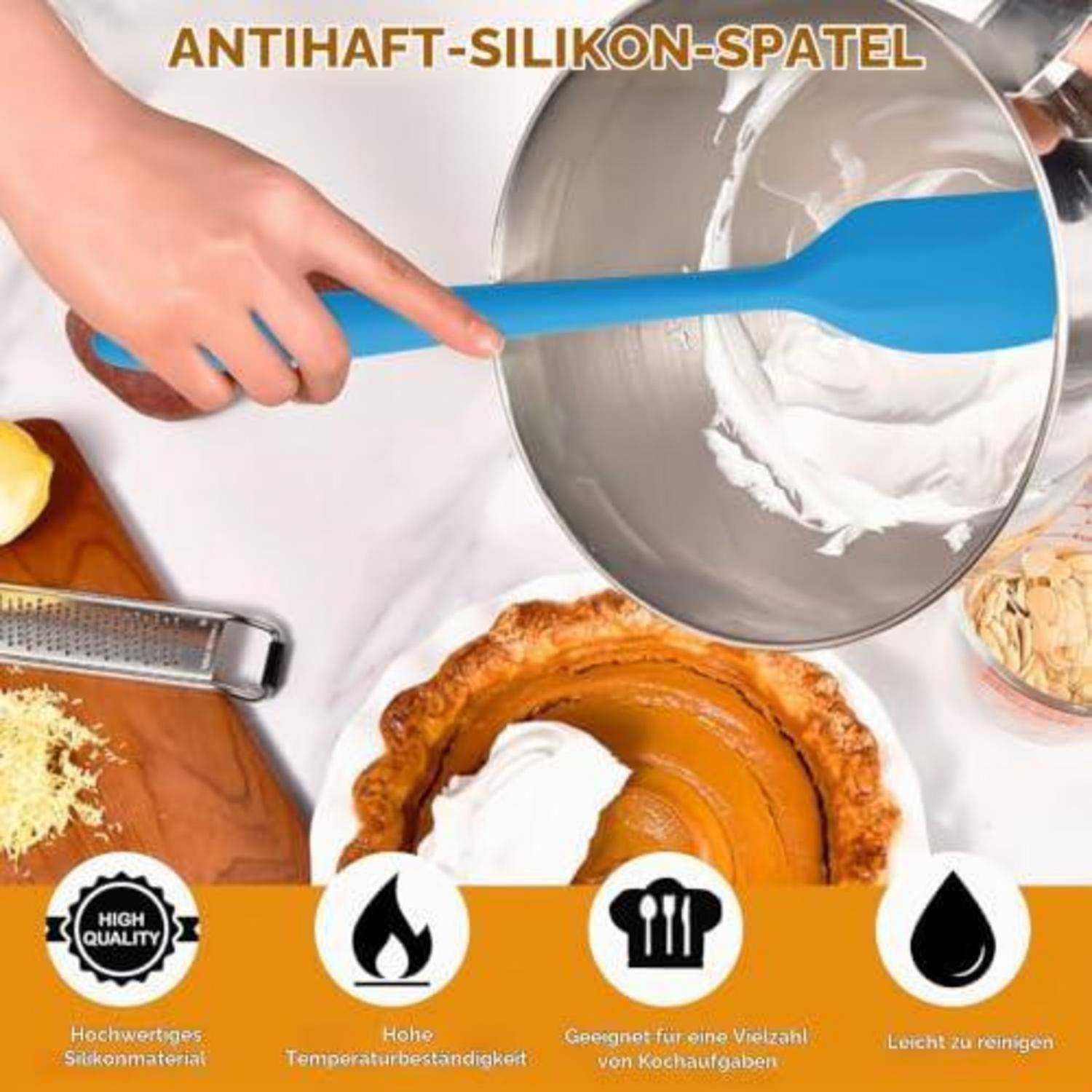 Hand mit blauem hitzebeständigem Silikon-Spatel zum Abkratzen von weißer Creme aus einer Metallmischschüssel über einen Kuchen, mit 