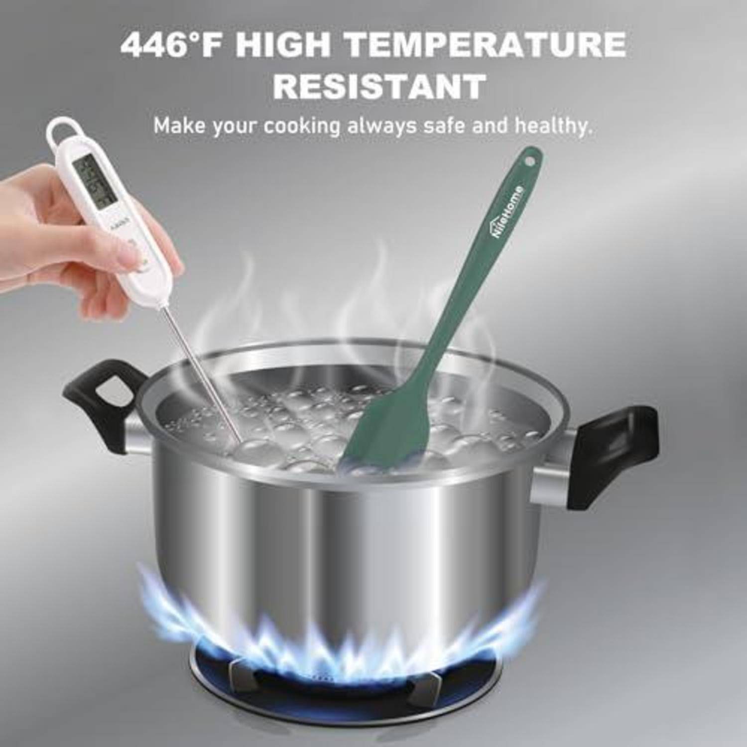 Werbebild eines Thermometers, das kochendes Wasser in einem Topf mit einem grünen Küchengerät testet, mit der Aufschrift „446°F HOCHTEMPERATURBESTÄNDIG