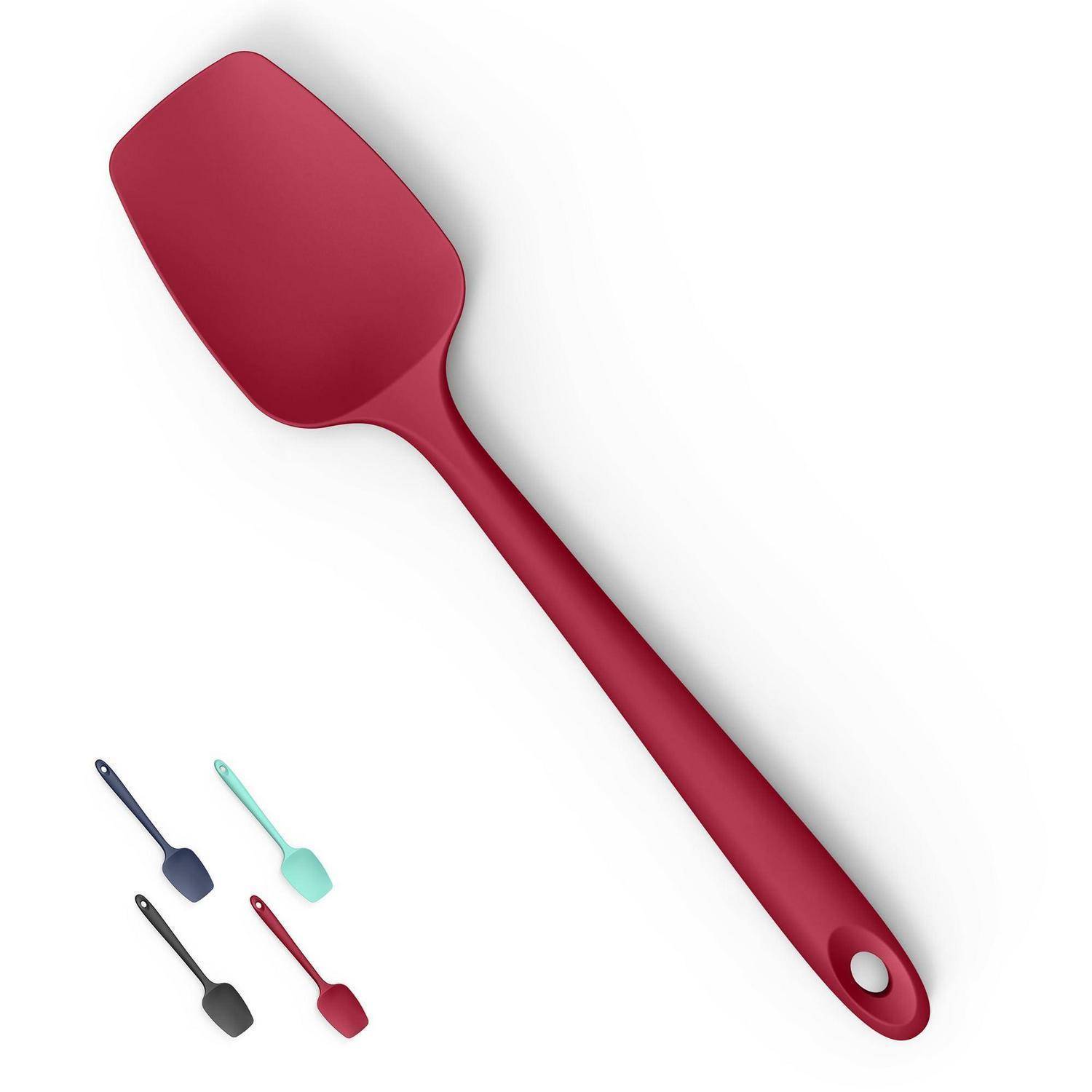 Rote Silikonspachtel mit langem Griff und Aufhängeloch, gezeigt mit drei kleineren Farbvarianten in Marineblau, Minzgrün und Schwarz.
