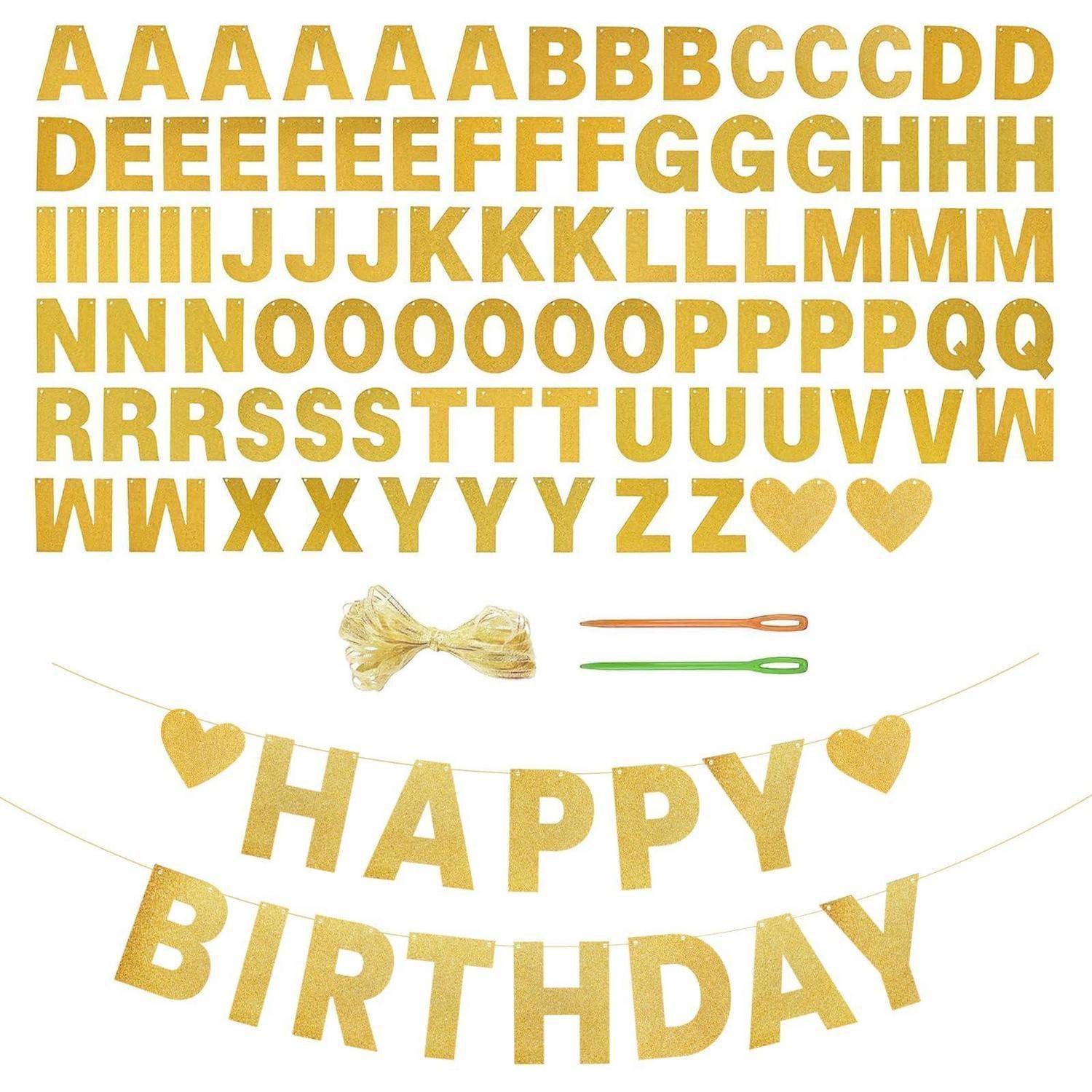Goldfarbenes Glitter-Alphabet A-Z mit Herzformen und einem Banner 