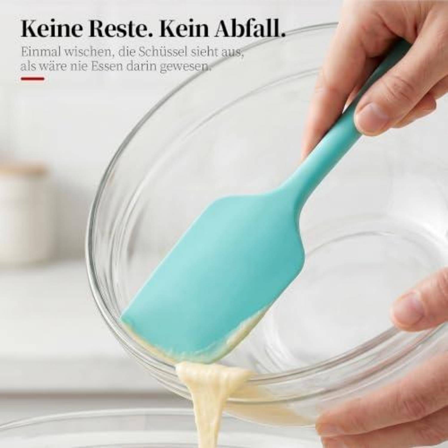 Die Hand kratzt eine fast leere Glasschüssel mit einem türkisfarbenen Spatel; der deutsche Text besagt „Keine Reste. Kein Abfall.