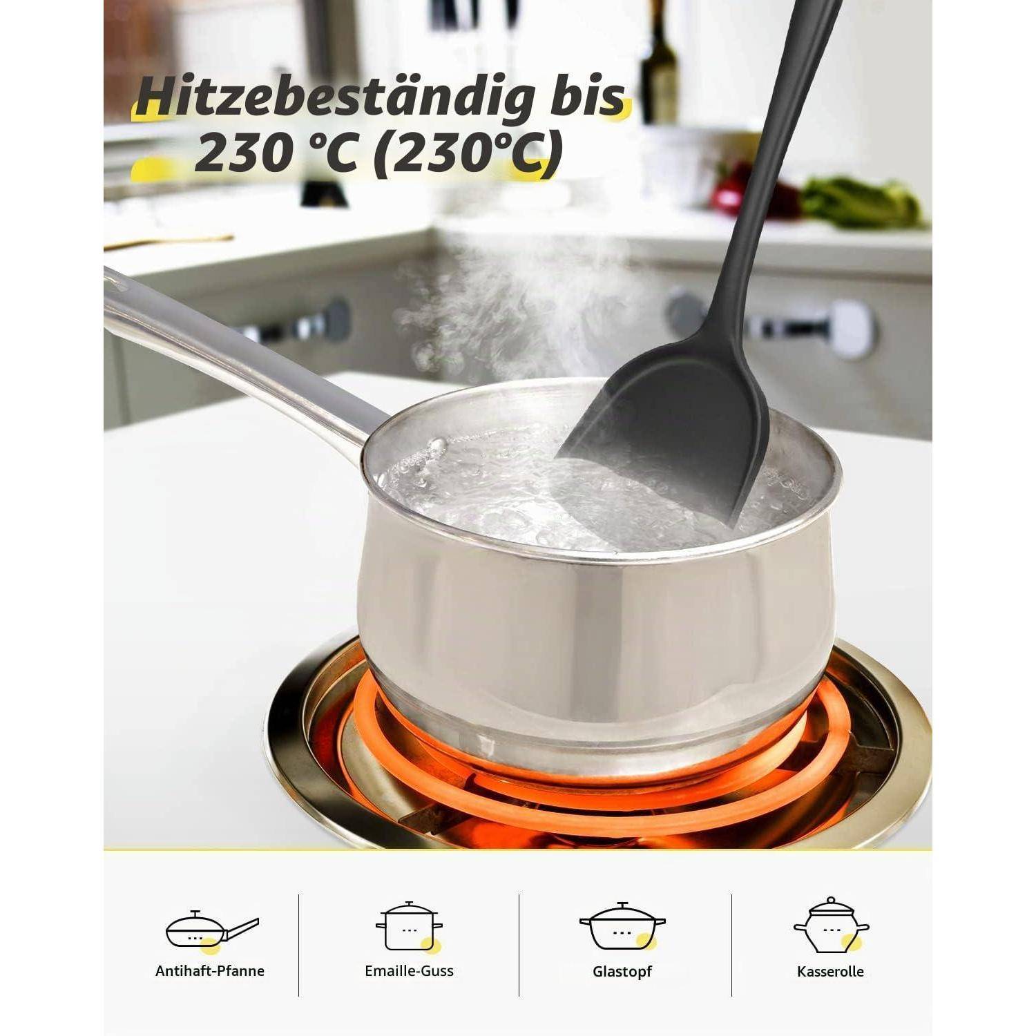Kochgeschirr auf einer Kochplatte mit kochendem Wasser und einem Utensil, beschriftet mit „hitzebeständig bis 230°C
