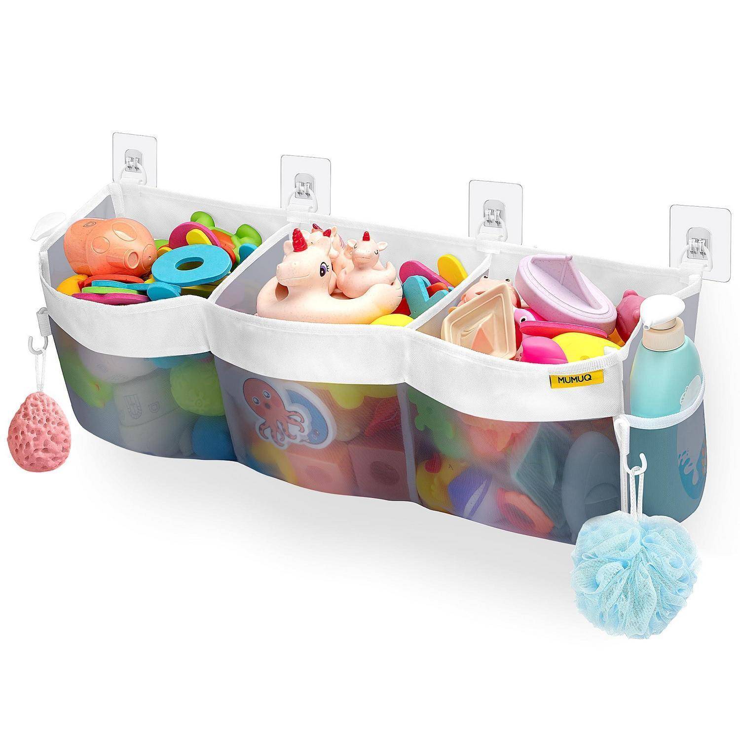 Hängende Wandorganizer mit drei Netztaschen zum Aufbewahren von Spielzeugen und Badartikeln, mit Haken und Seitentaschen auf weißem Hintergrund.