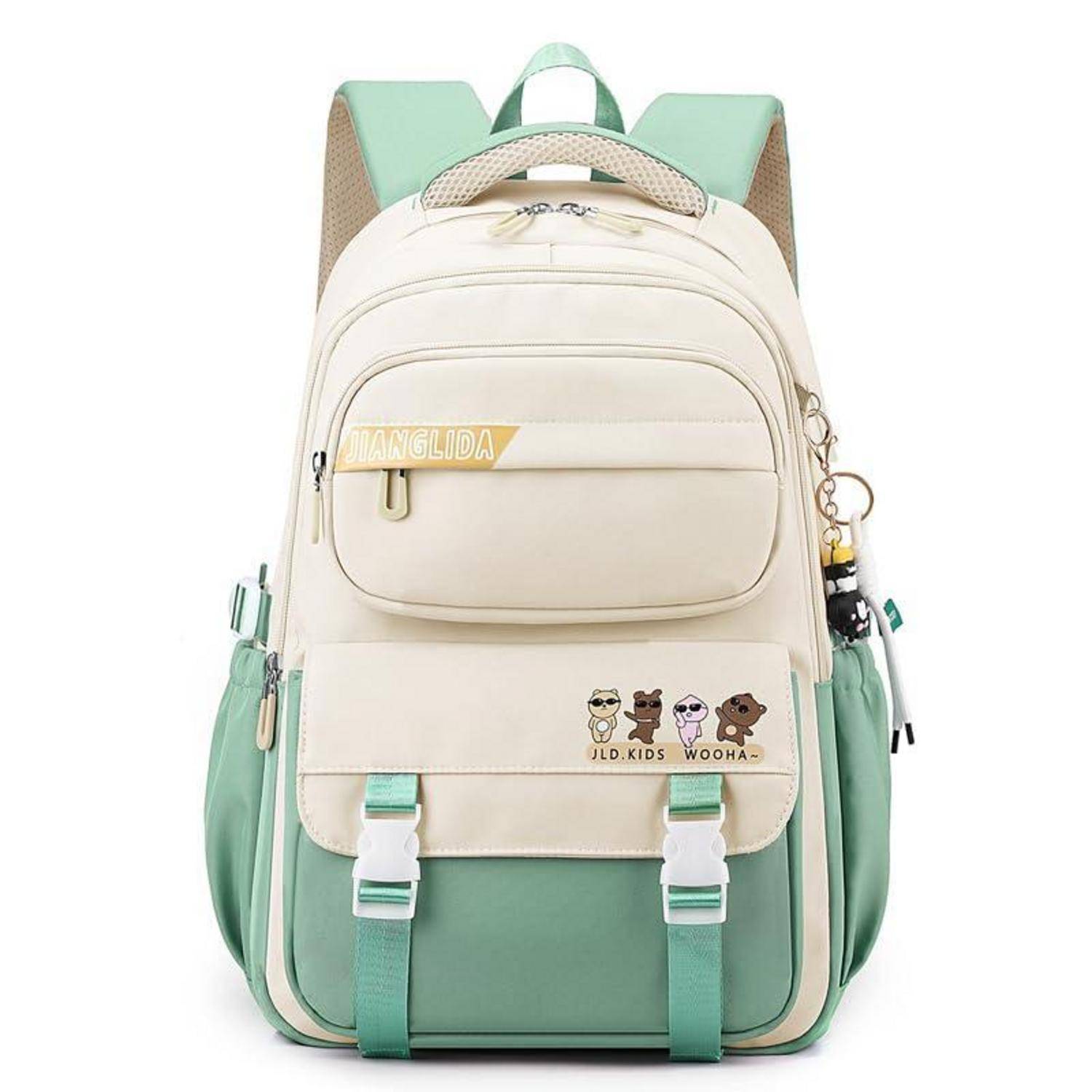 Mintgrüner und cremefarbener Kinderrucksack mit Vordertaschen, Schnallengurten und kleinen Cartoon-Tierverzierungen.