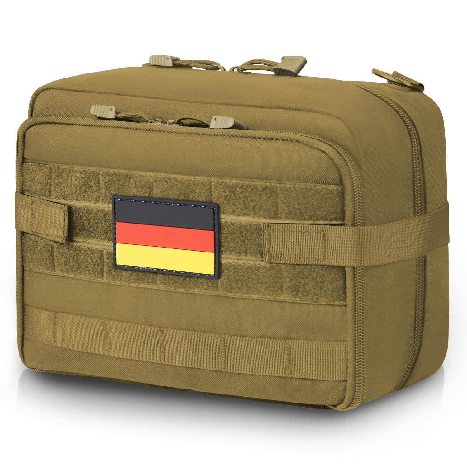 Olivfarbene taktische Ausrüstungstasche mit Klettband und Deutschland-Flaggen-Patch auf weißem Hintergrund.