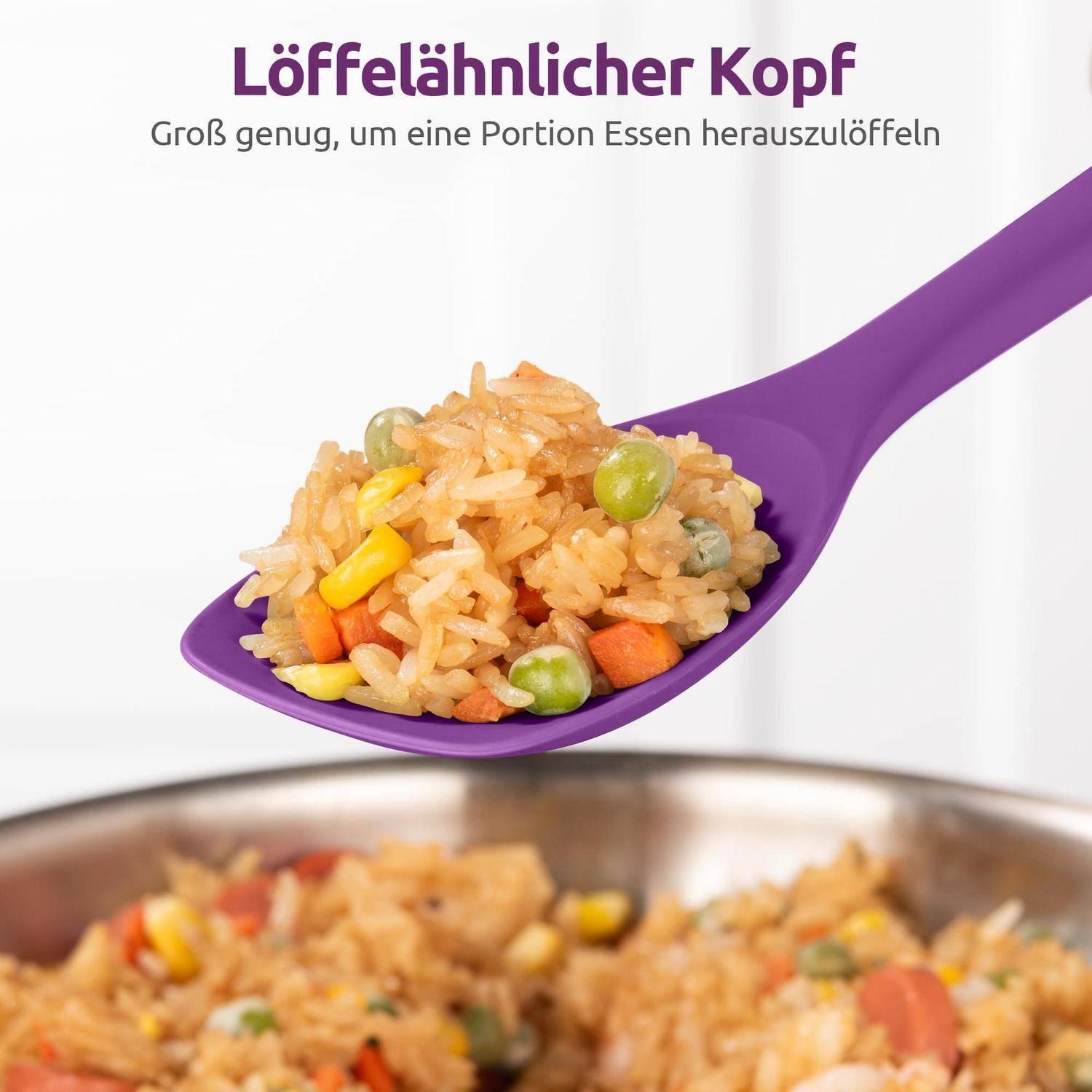 Lila löffelförmiges Küchengerät, das eine Portion Gemüsereis über einer Pfanne hält; der Text sagt „Löffelähnlicher Kopf