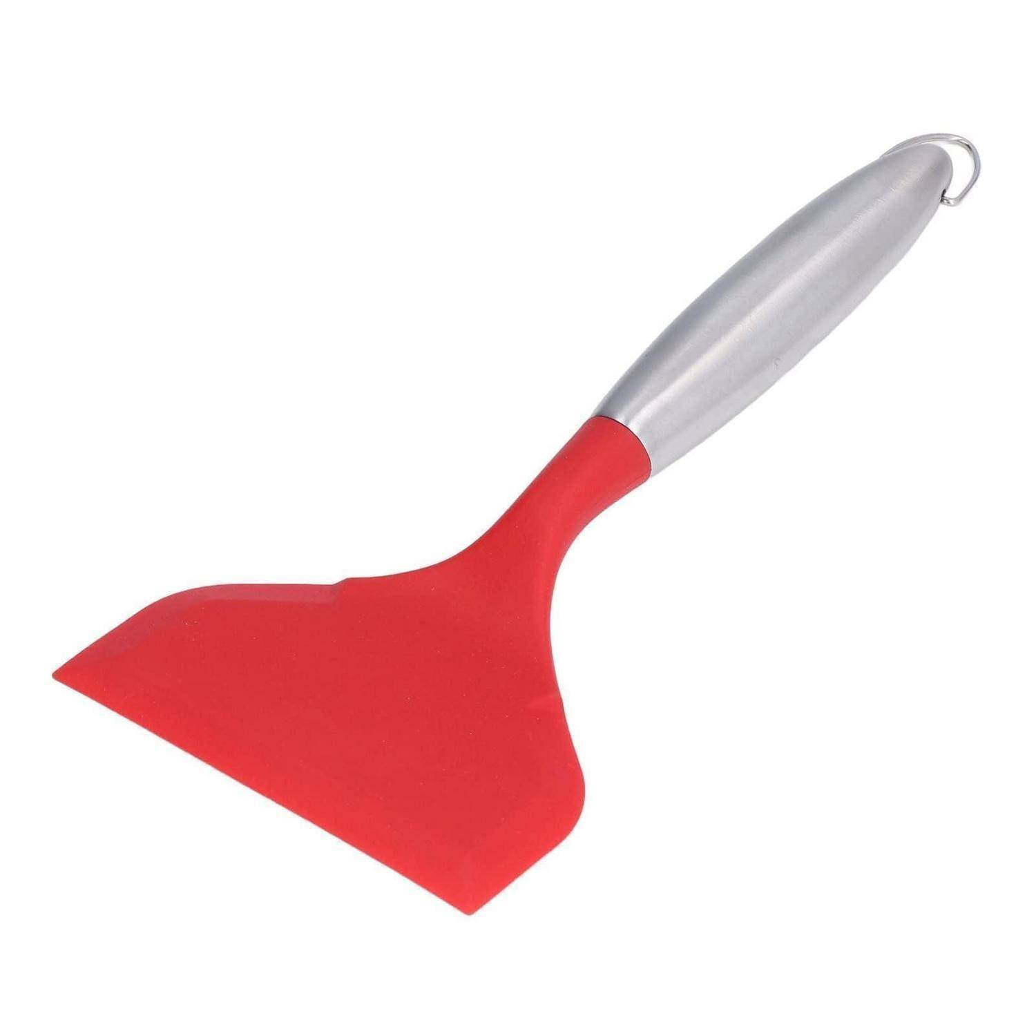 Rote Silikonspachtel mit silbernem Griff auf weißem Hintergrund.