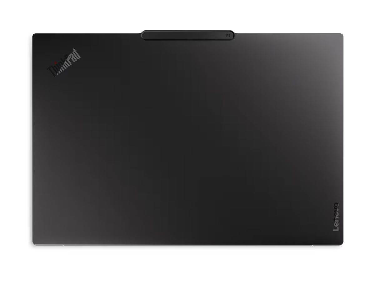 Schwarzer Lenovo-Laptopdeckel in geschlossener Position mit Lenovo-Logo in der unteren rechten Ecke und einer zentrierten oberen Scharnierabdeckung.