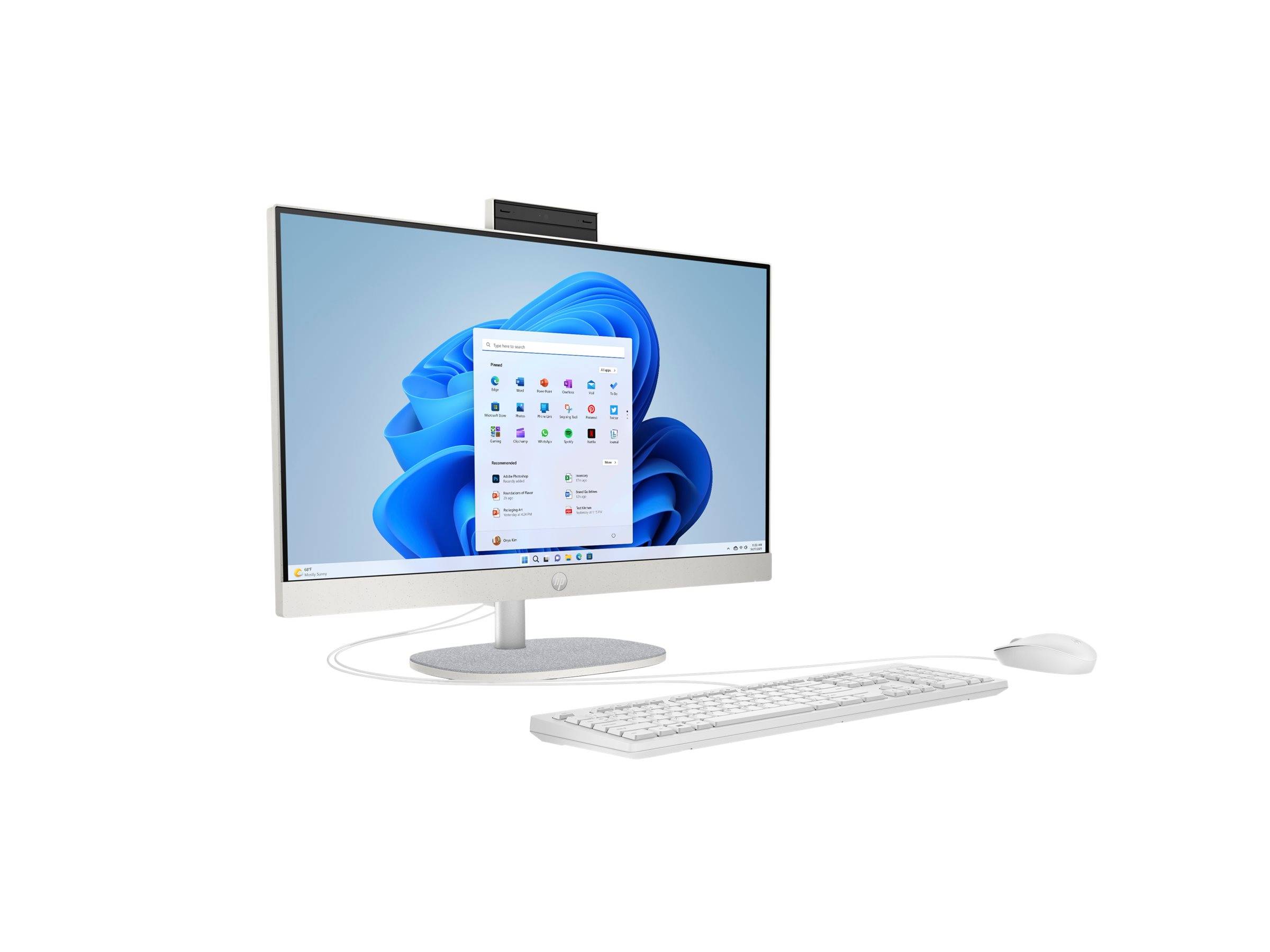 Silber All-in-One-Desktop-Computer mit Windows 11 auf dem Bildschirm, plus Tastatur, Maus und aufklappbare Webcam auf weißem Hintergrund.