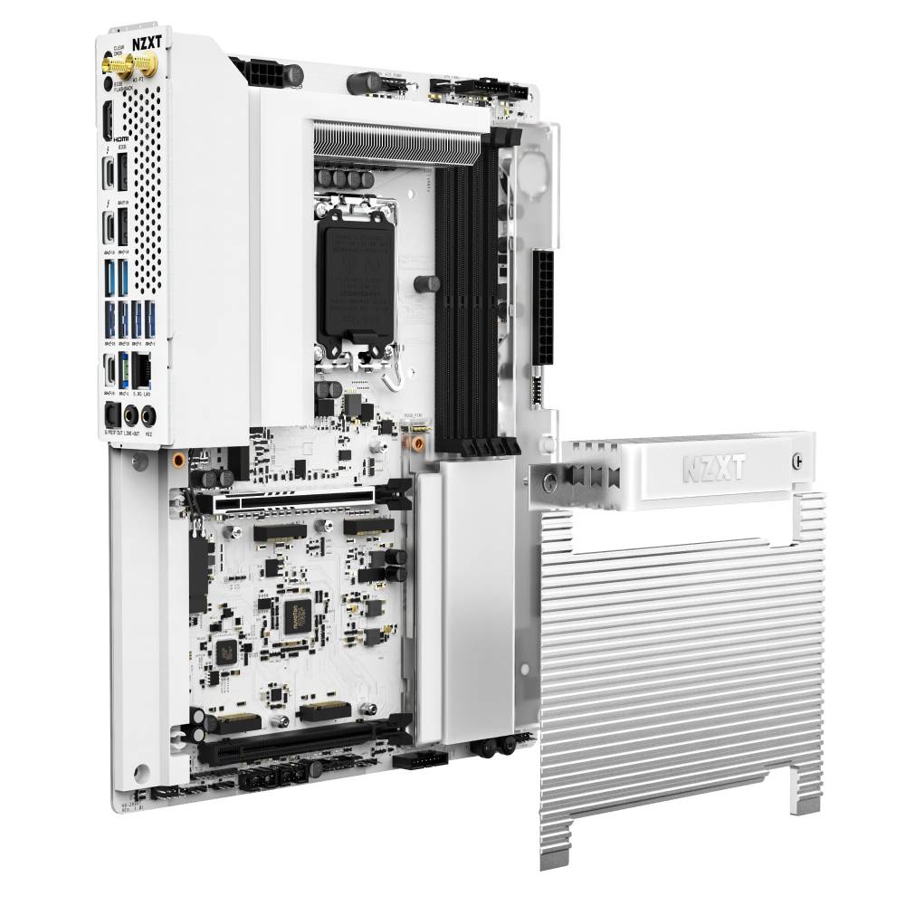 Weiße NZXT-Computerplatine und Kühlermontage in Explosionsdarstellung, wobei die hinteren E/A-Anschlüsse, die CPU-Fassung und der große Kühlkörper mit Rippen hervorgehoben werden.