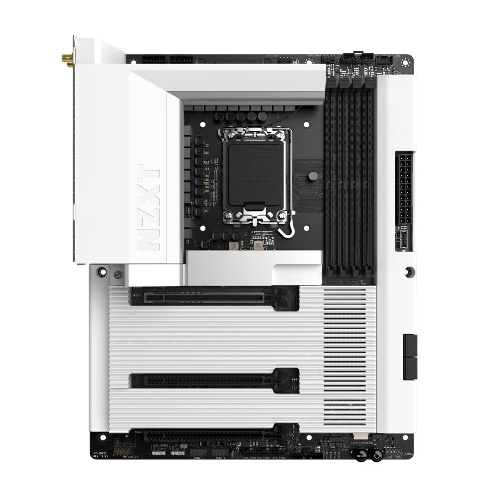 Draufsicht auf ein weißes NZXT-Motherboard mit sichtbarem CPU-Sockel, RAM-Steckplätzen, PCIe-Steckplätzen und Stromkonnektoren.