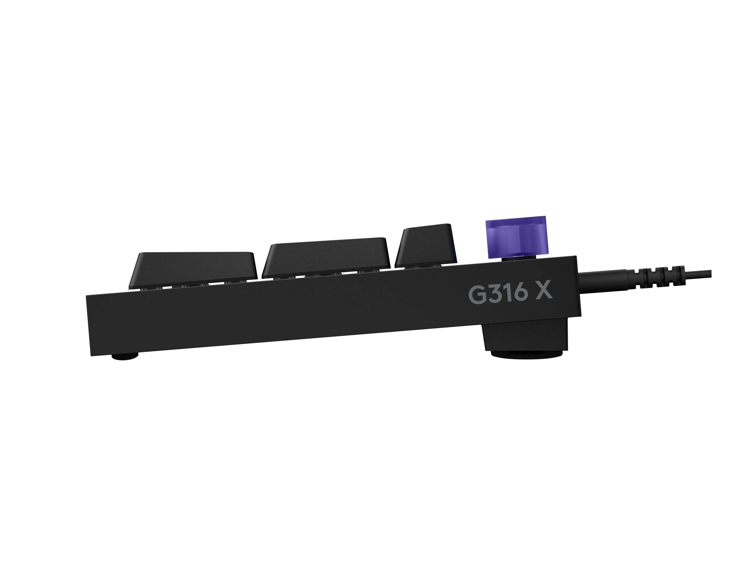 Seitenansicht einer schwarzen Logitech G316 X Gaming-Tastatur mit einer violetten Taste, gezeigt vor weißem Hintergrund.