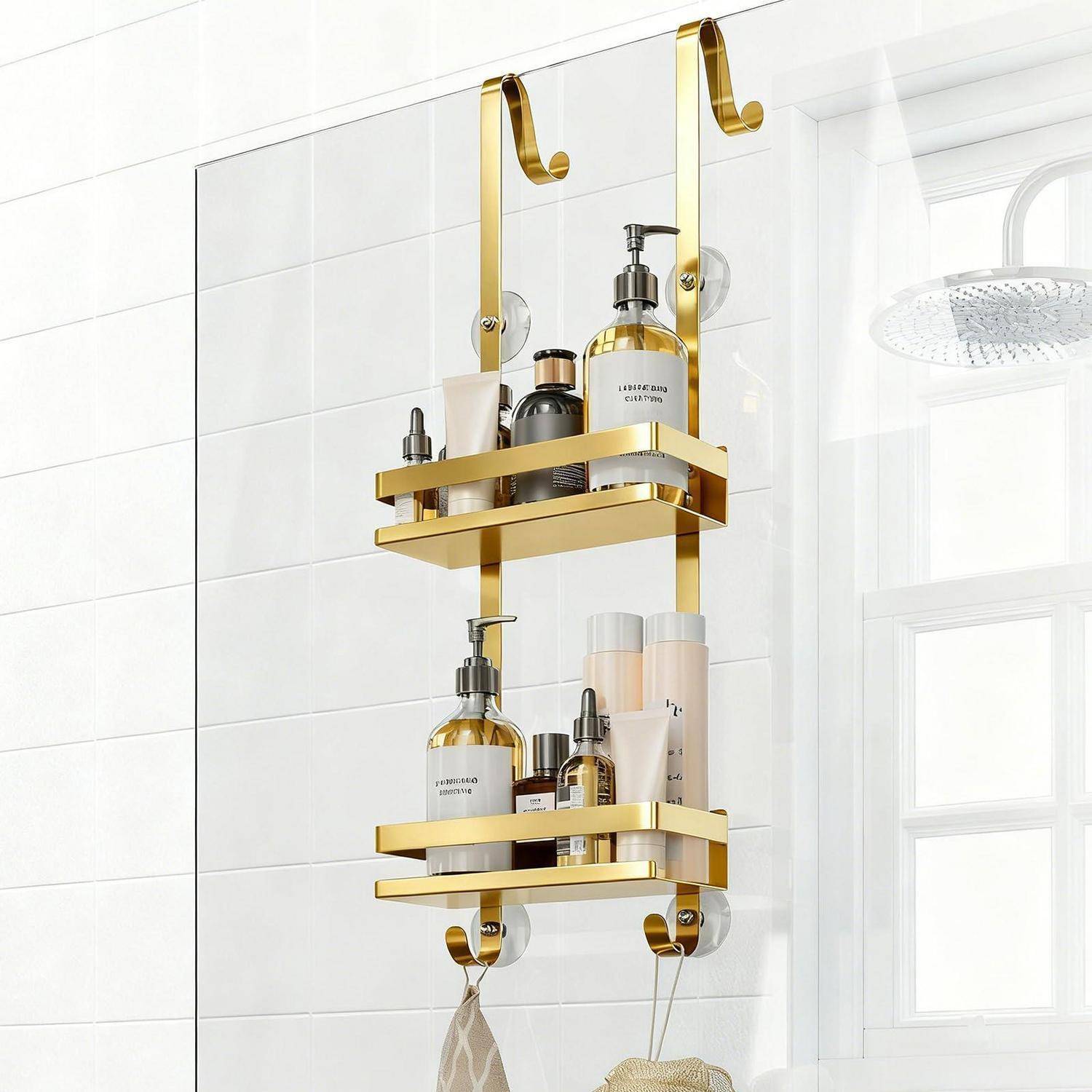 Goldene Dusch-Hängeablage für Badezimmer mit zwei Regalen zum Aufbewahren von Shampoo, Seife und Flaschen sowie zwei Haken darunter.