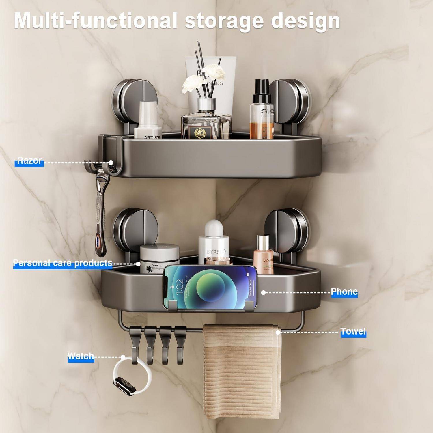 An der Wand montierte multifunktionale Regale für die Lagerung von Toilettenartikeln, einem Telefon, einer Uhr und einem Handtuch, gekennzeichnet als multifunktionales Speicherdesign.