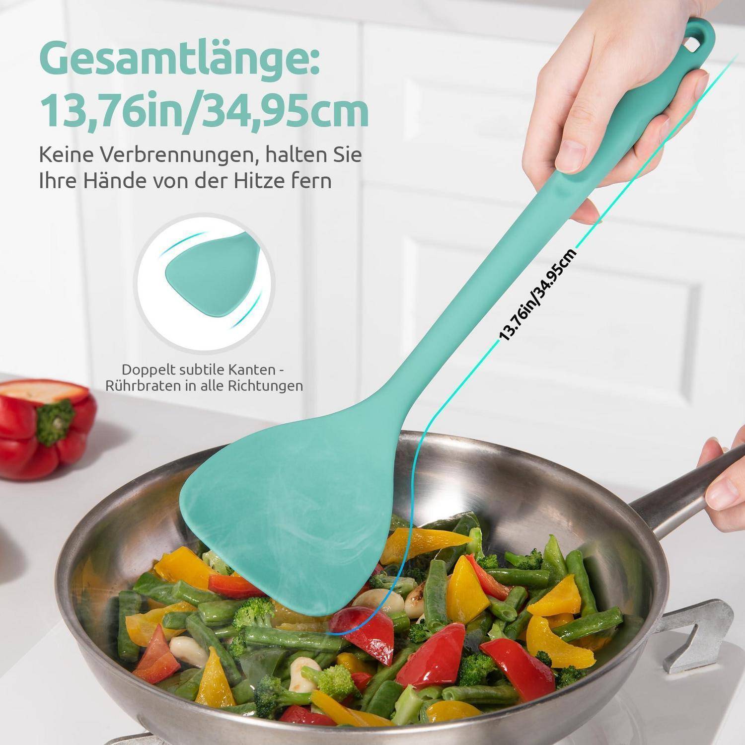 Mintgrüner Silikon-Kochspatel, der Gemüse in einer Pfanne umrührt, mit der Bezeichnung „Gesamtlänge: 13,76in/34,95cm