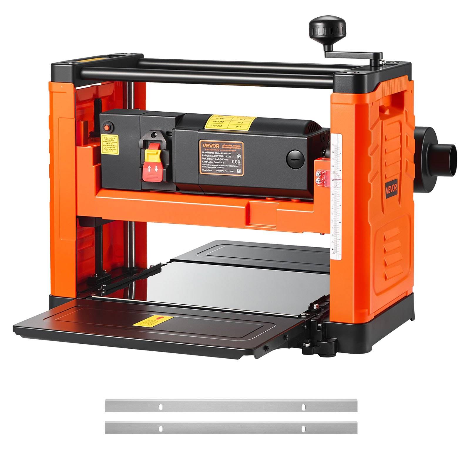 Orangefarbener Hobelmaschine für die Werkbank mit schwarzem Motorgehäuse und zusammenklappbaren Zuführtischen, dargestellt auf weißem Hintergrund.