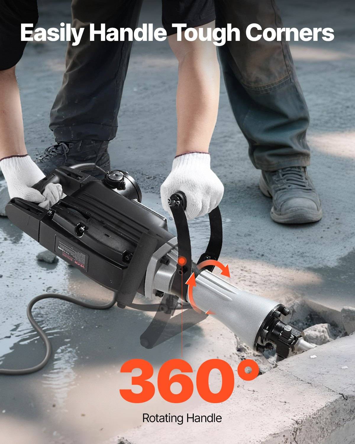 Arbeiter, der einen Elektroschleiffer zum Schneiden von Beton an einem Bordstein verwendet, mit dem Text „Mühelose Bewältigung schwieriger Ecken" und „360°-drehbarer Griff"", der den verstellbaren Griff hervorhebt.