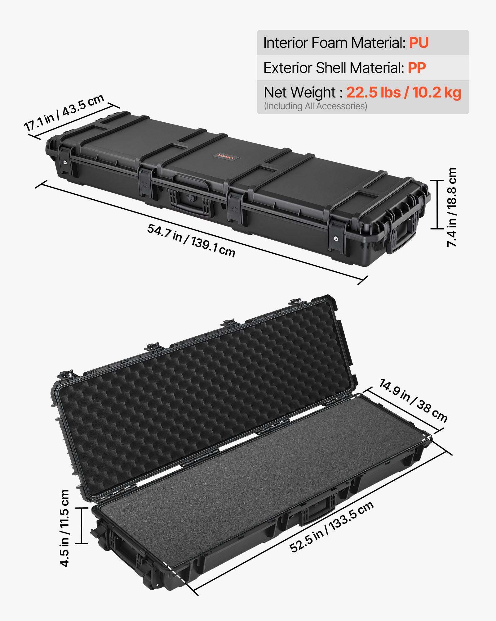 Schwarzer robuster Schutzkoffer, geschlossen und offen dargestellt, mit Abmessungen 54,7 x 17,1 x 7,4 Zoll und Innenraum 52,5 x 14,9 x 4,5 Zoll; PU-Schaum, PP-Schale, Gewicht 22,5 lb.