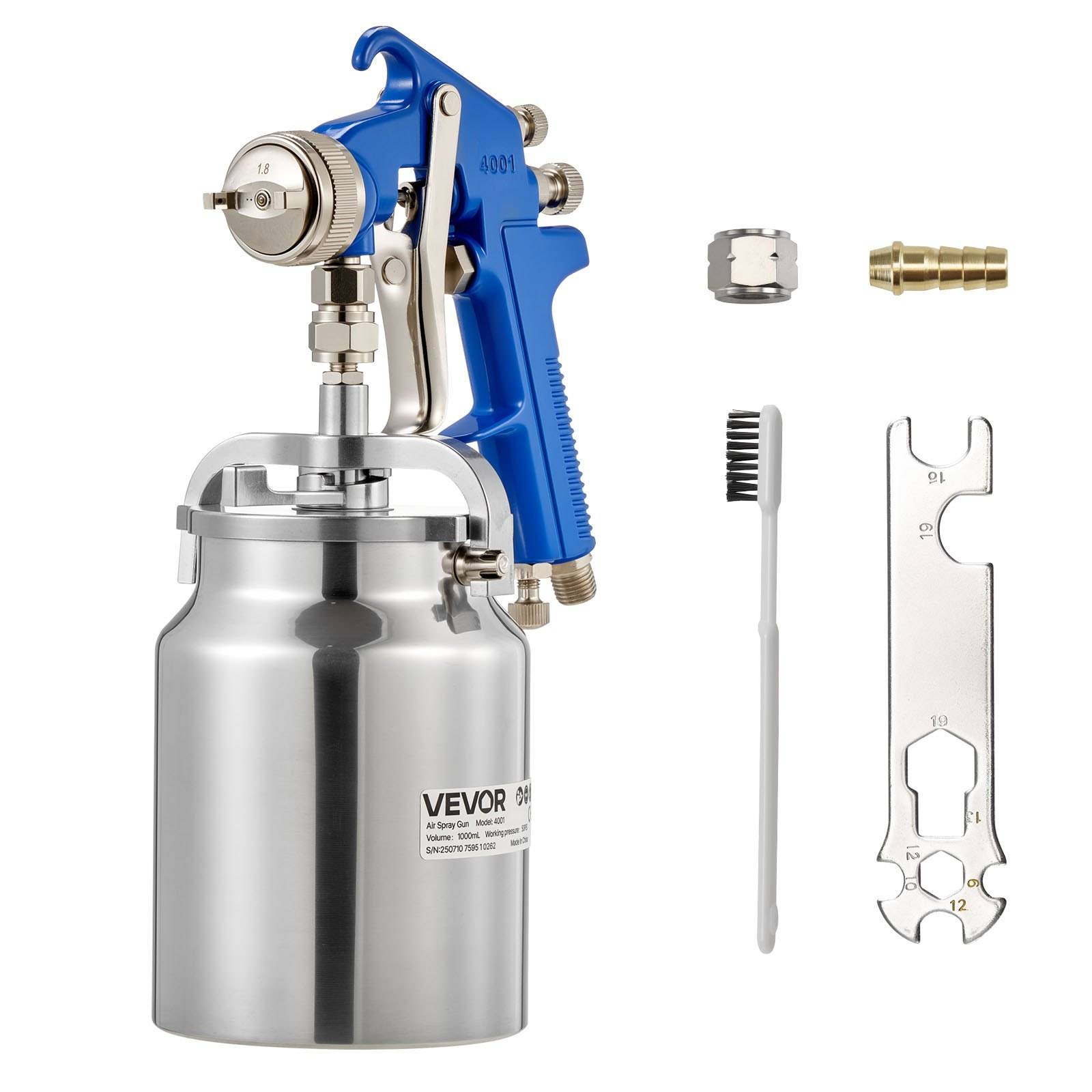 Farbspritzpistole mit Metallfarbbehälter, Ersatzdüsenteile, Reinigungsbürste und kleinem Schraubenschlüssel auf weißem Hintergrund.