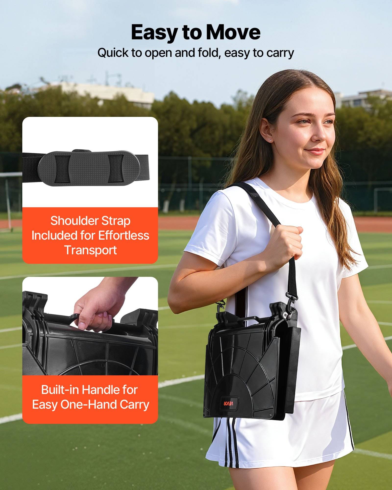 Frau trägt eine zusammengeklappte schwarze Stuhltasche mit Schultergurt auf einem Sportplatz; Text hebt „Leicht zu bewegen", schnelles Falten, Griff und Schultergurt hervor.