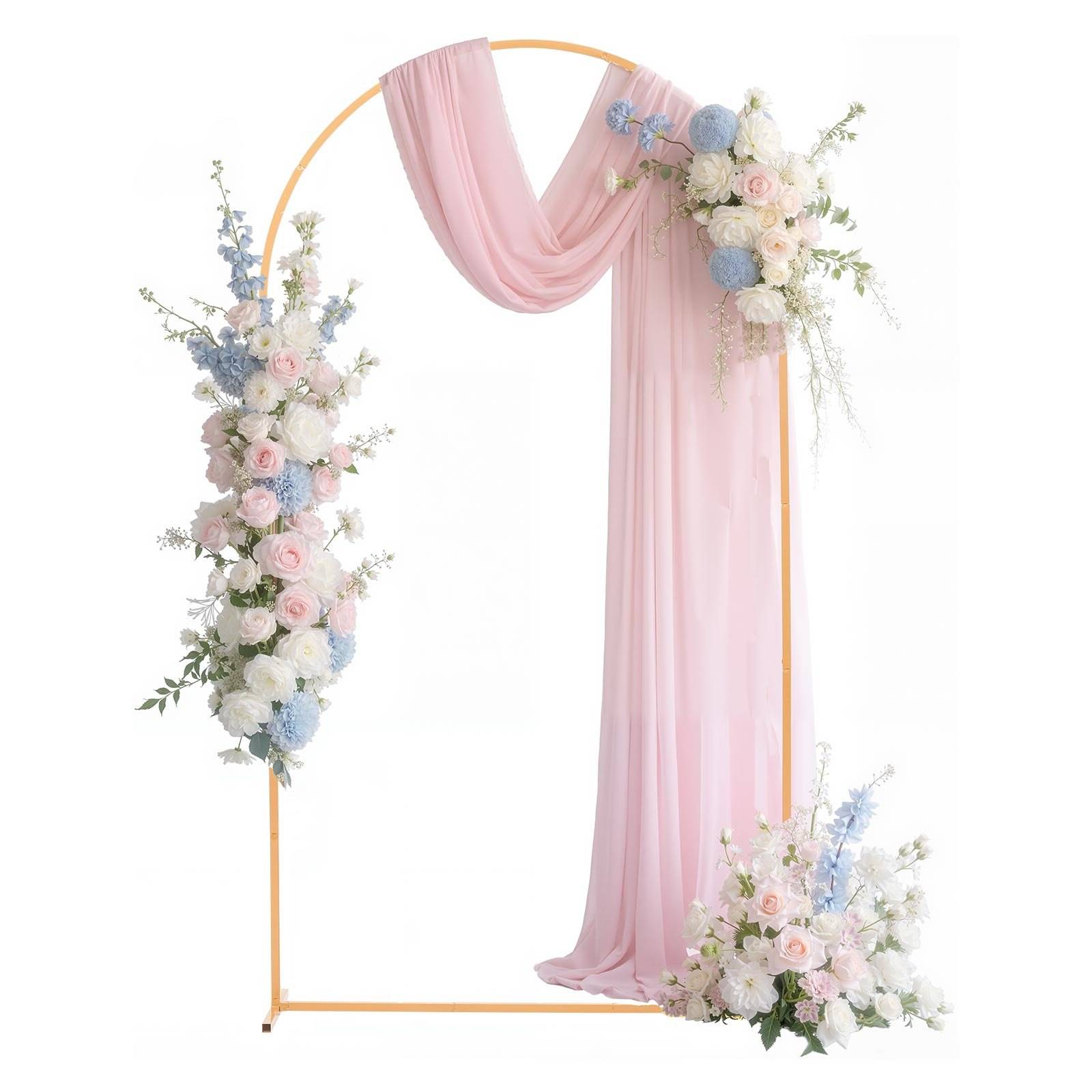 Goldener Bogenhintergrund mit weich drapiertem rosa Stoff und Pastellblumenarrangements an der Seite und an der Basis.