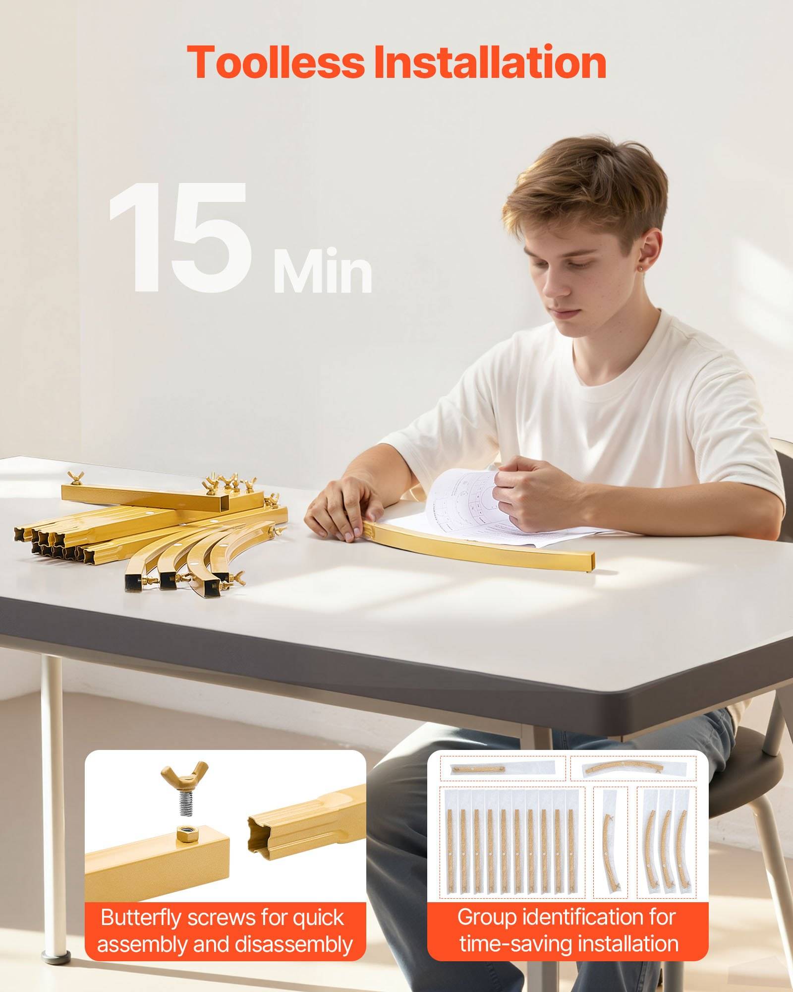Junger Mann montiert eine goldene Gardinenschiene an einem Tisch, mit Text "Werkzeuglose Montage"" und ""15 Min""; Einschubpanels zeigen Flügelschrauben und gruppierte Teile für schnelle Installation.