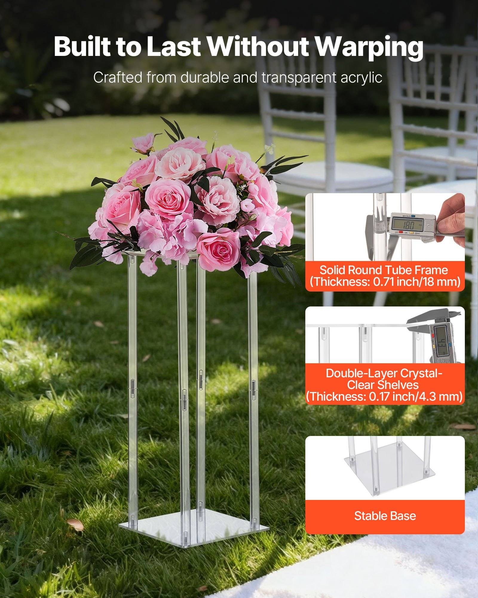 Ein klares Acryl-Sockelvase-Ständer mit rosa Rosen im Freien, mit Beschriftungen, die ein massives rundes Rohrgestell, doppellagige kristallklare Regale und eine stabile Basis hervorheben.