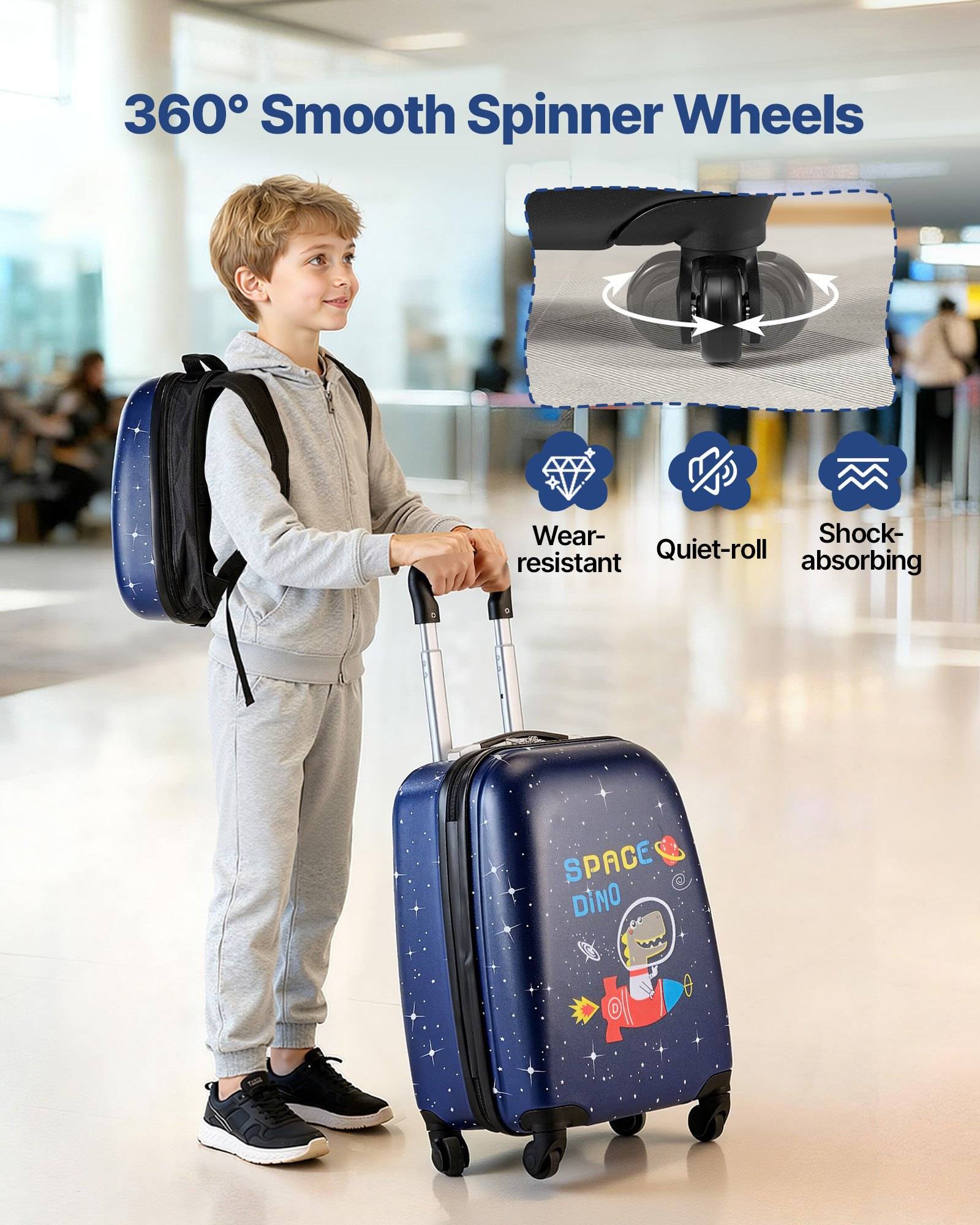 Junge an einem Flughafen steht mit einem weltraumthematischen Rollkoffer und Rucksack; Text hebt „360° Smooth Spinner Wheels" mit verschleißfesten, geräuscharmen, stoßdämpfenden Eigenschaften hervor.