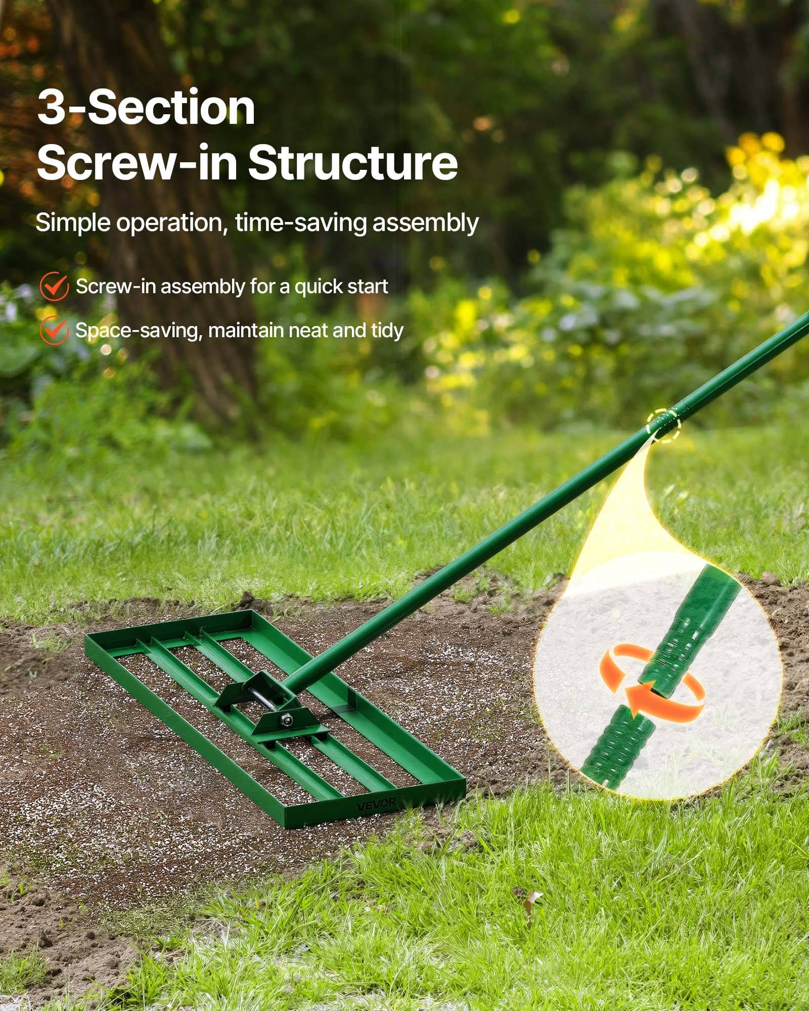 Marketingbild eines grünen 3-teiligen Schraubverschluss-Gartenwerkzeuggriffs und Kopfs auf Gras, das schnelle Montage und platzsparendes Design mit Text-Callouts zeigt.