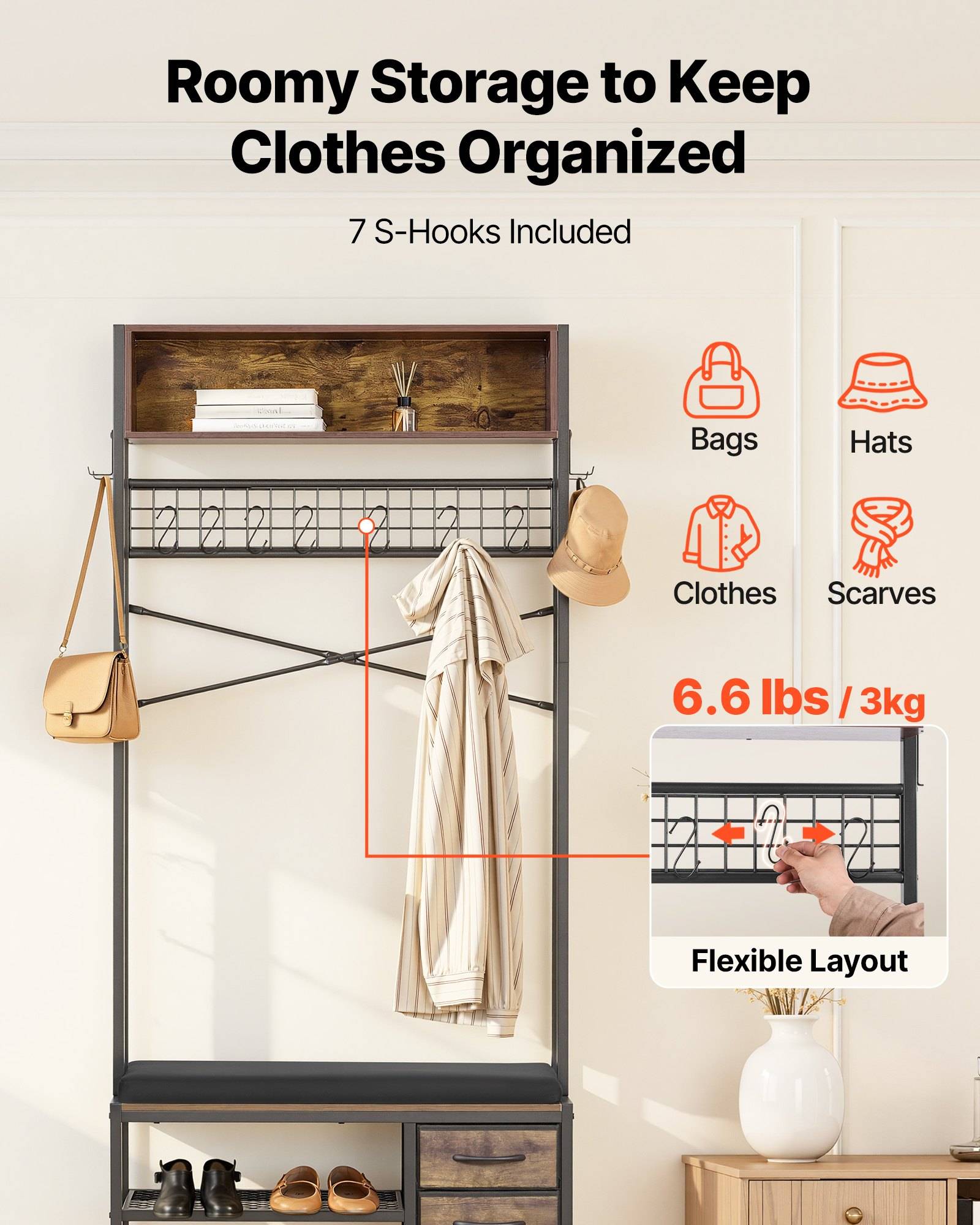 Werbebild eines wandmontierten Garderobenständers mit Regal, Haken und Bank, beschriftet mit „Großzügiger Stauraum zum Organisieren von Kleidung" und „7 S-Haken im Lieferumfang enthalten""; kann Taschen, Hüte, Kleidung, Schals tragen und hält 6,6 lbs/3 kg pro Haken.