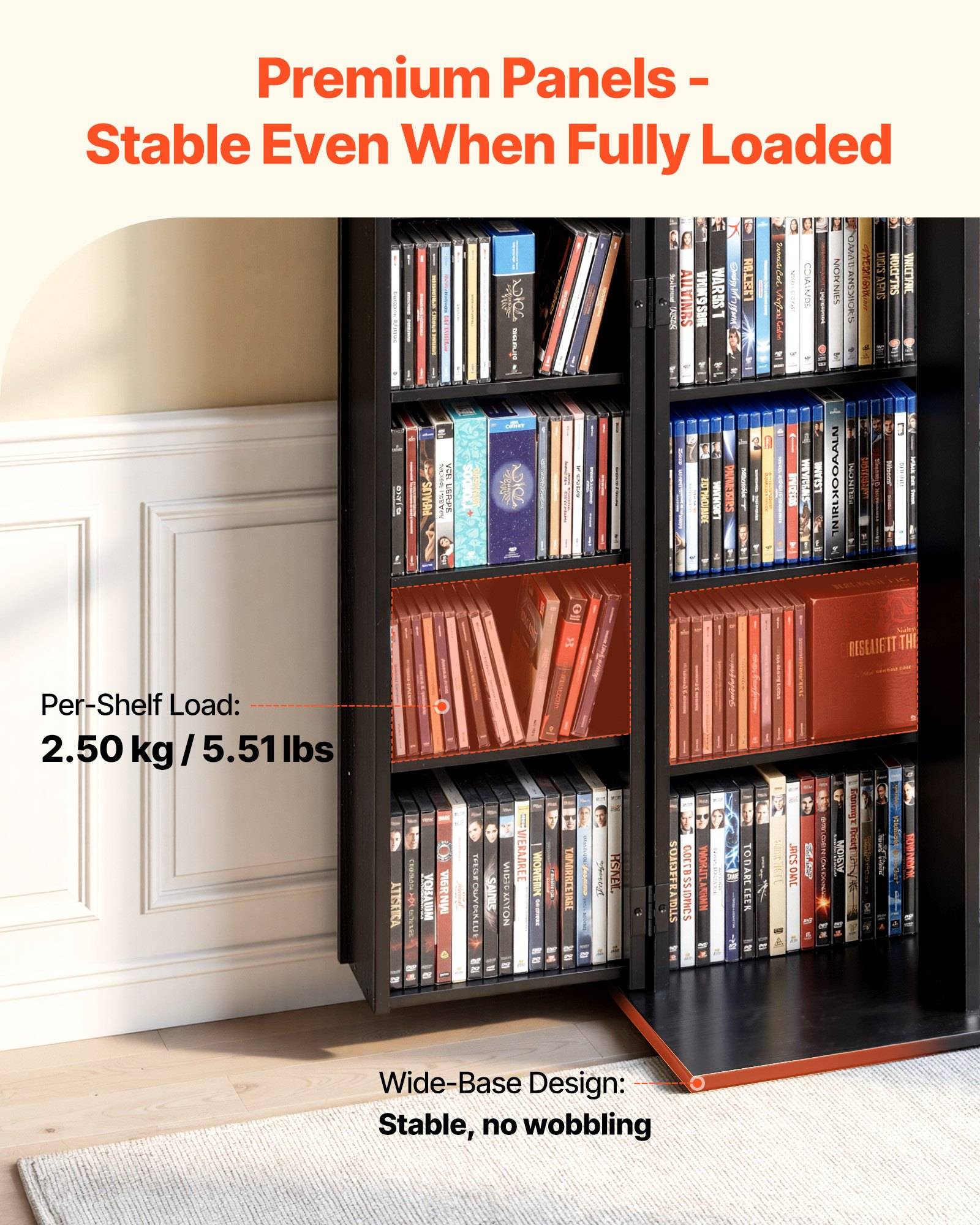 Produktanzeige mit schwarzen Bücherregalen, die vollständig mit Büchern und DVDs gefüllt sind und folgende Punkte hervorheben: „Premium-Paneele - Stabil auch wenn vollständig beladen", „Belastung pro Regal: 2,50 kg / 5,51 lbs"" und „Breites Sockeldesign: Stabil, kein Wackeln"".