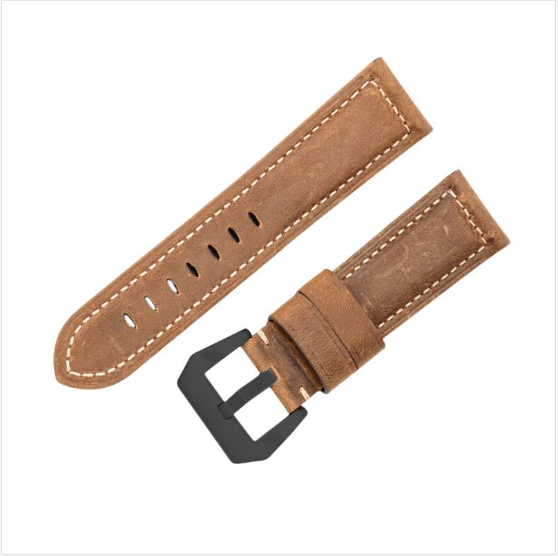 Braunes Lederuhrarmband mit schwarzer Schnalle, gezeigt mit mehreren Verstelllöchern auf weißem Hintergrund.