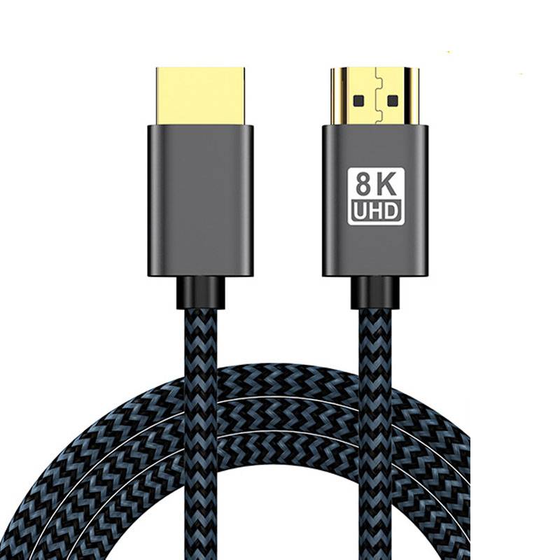 Geflochtenes HDMI-Kabel mit vergoldeten Anschlüssen, eines mit der Bezeichnung „8K UHD