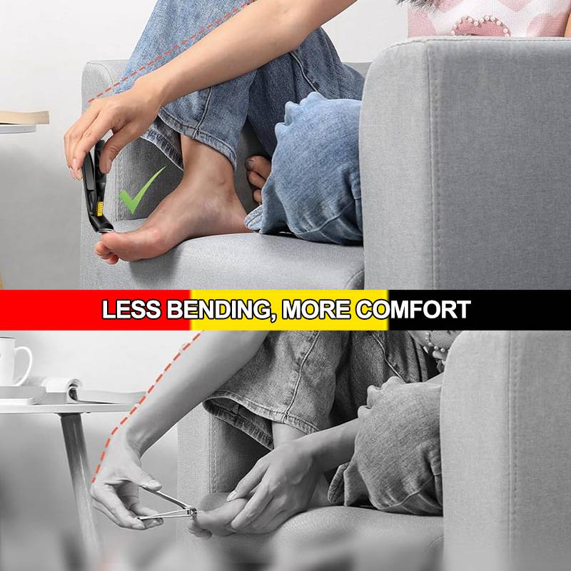 Eine Person verwendet ein langstieliges Fußpflegegerät zum Schneiden von Zehennägeln, während sie auf einem Sofa sitzt; der Text lautet „WENIGER BÜCKEN, MEHR KOMFORT".