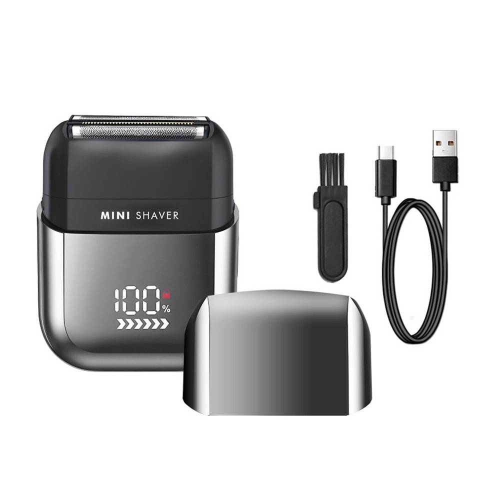 Tragbarer Mini-Elektrorasierer mit USB-Ladekabel, Reinigungsbürste und Schutzkappe; Batterieanzeige auf der Vorderseite.