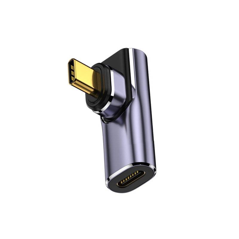 Rechtwinkliger USB-C-Adapter mit vergoldetem Stecker, auf weißem Hintergrund gezeigt.