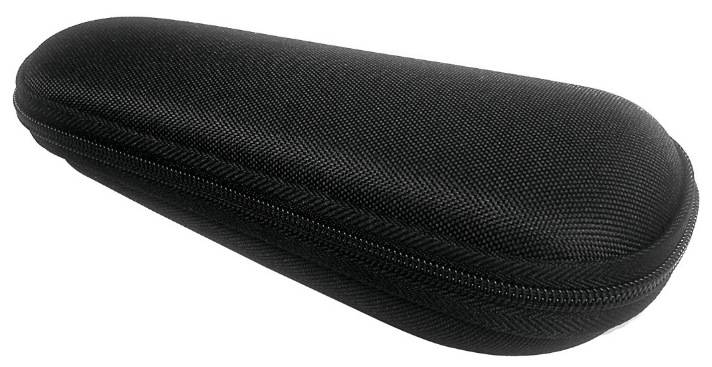 Schwarzes Hartschalen-Etui mit Reißverschluss und strukturierter, ovaler Schale, vor weißem Hintergrund dargestellt.