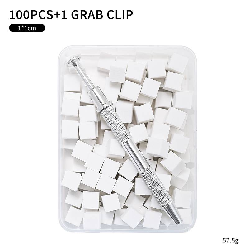 Produktfoto eines 100-teiligen 1 cm weißen Greifclip-Sets in einer durchsichtigen Kunststoffbox mit einem metallischen Aufgreifwerkzeug.